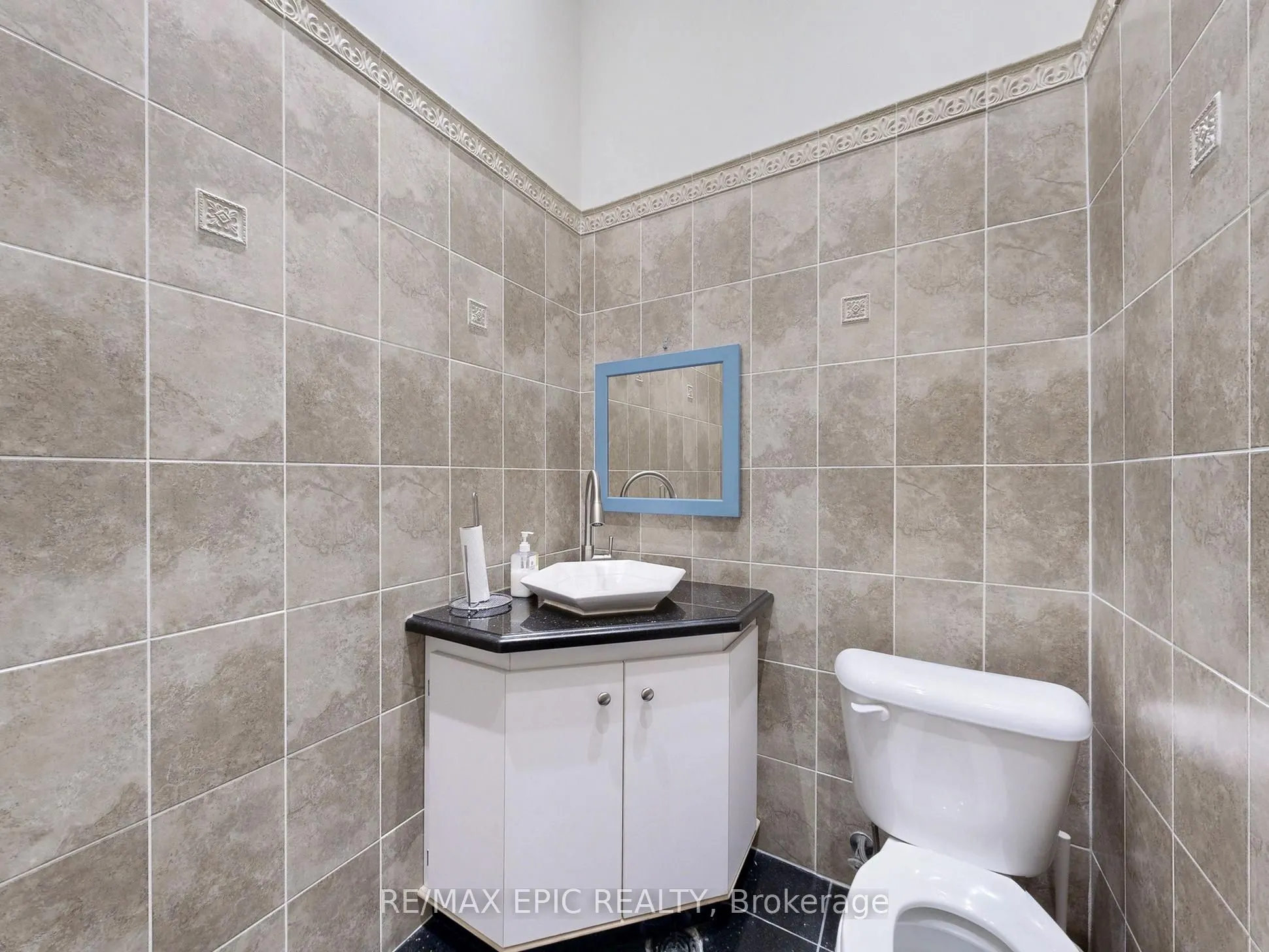 7010 Warden Avenue, #15