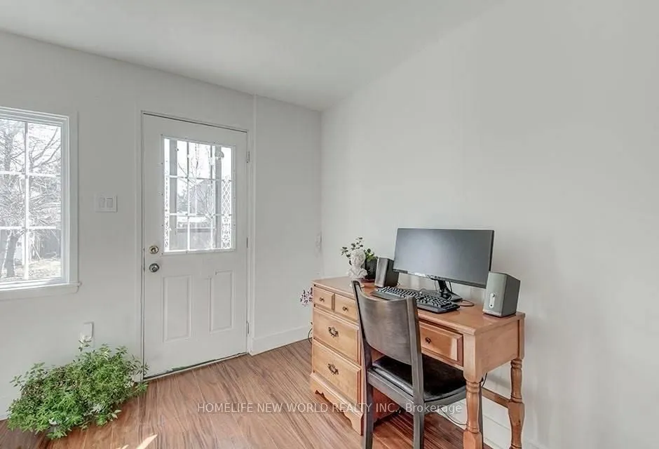 85 Clark Avenue, #Main Floor
