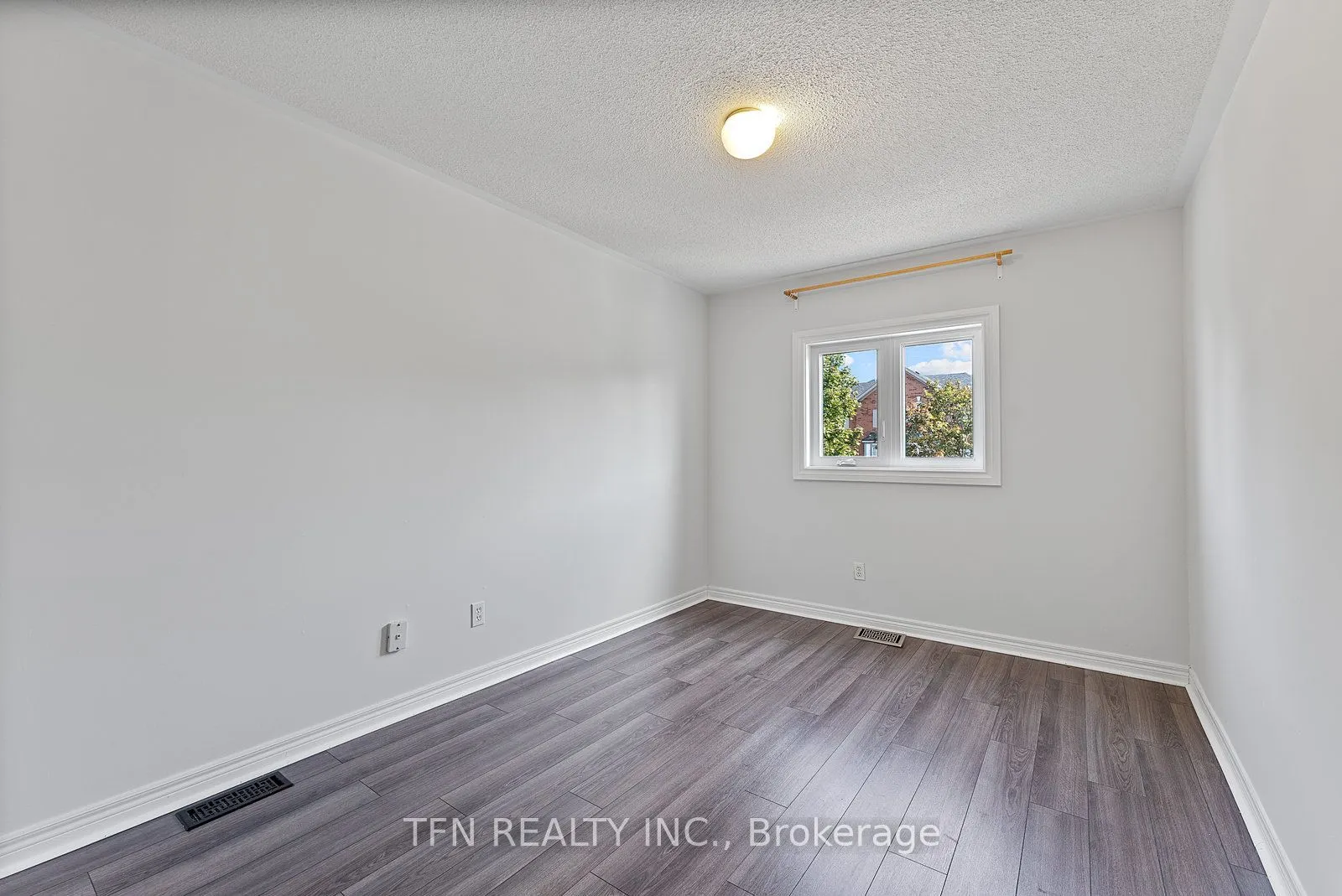 24 Hawtin Lane