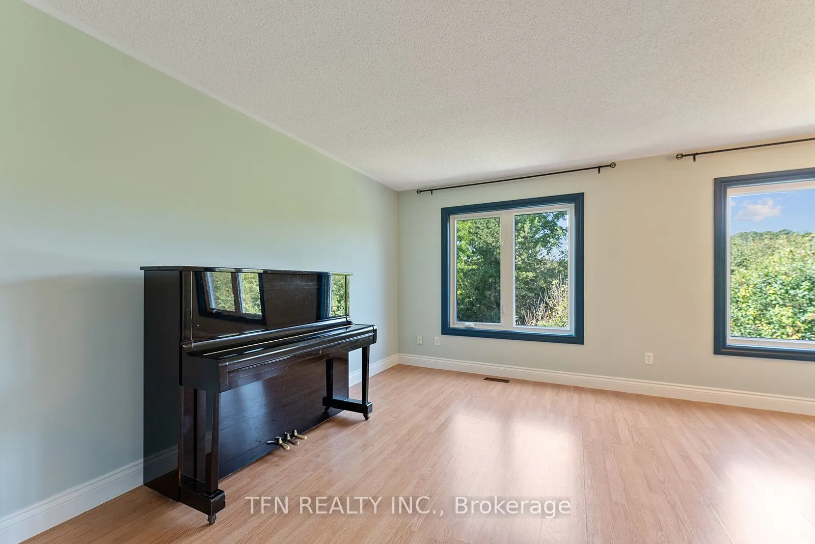 24 Hawtin Lane