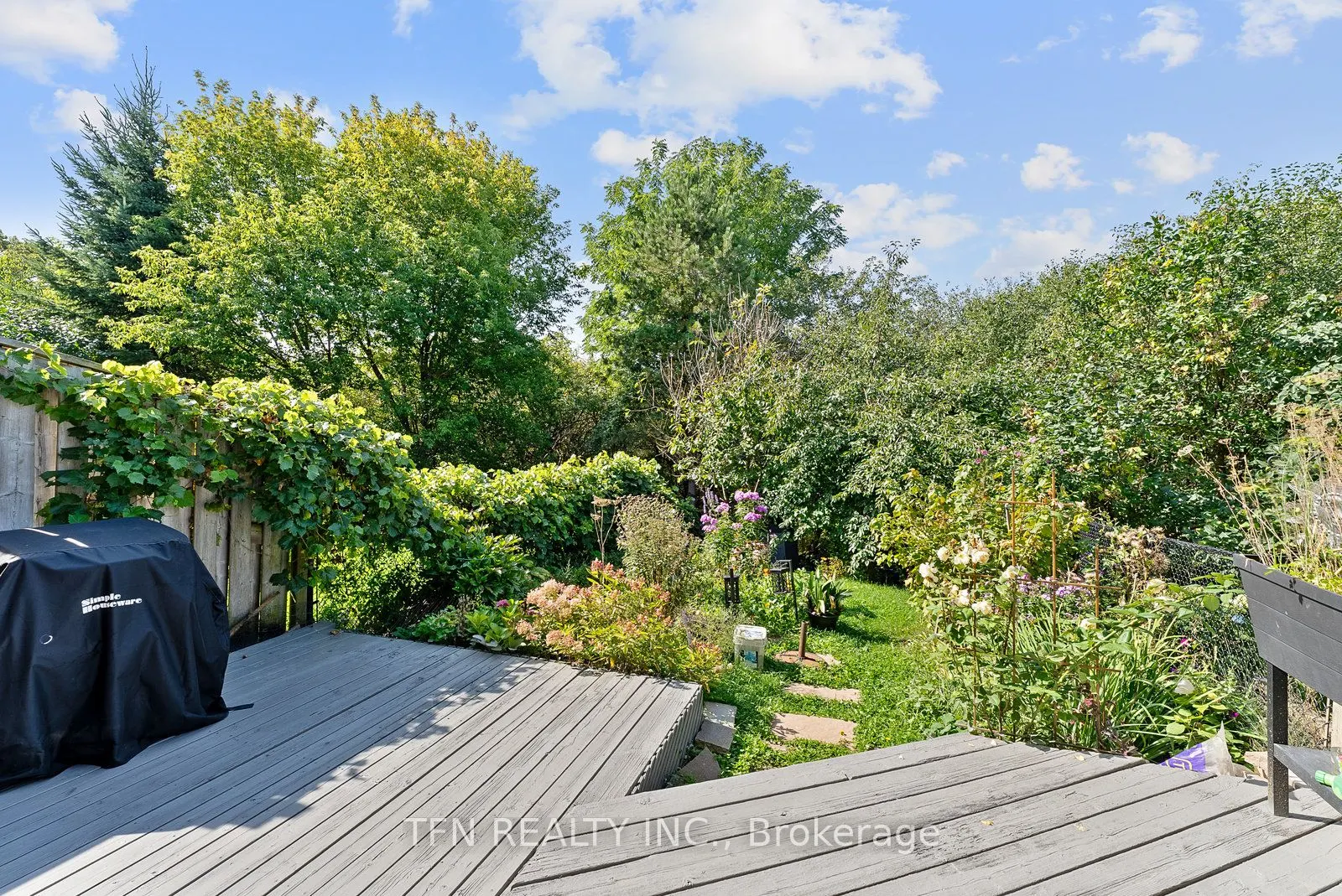24 Hawtin Lane