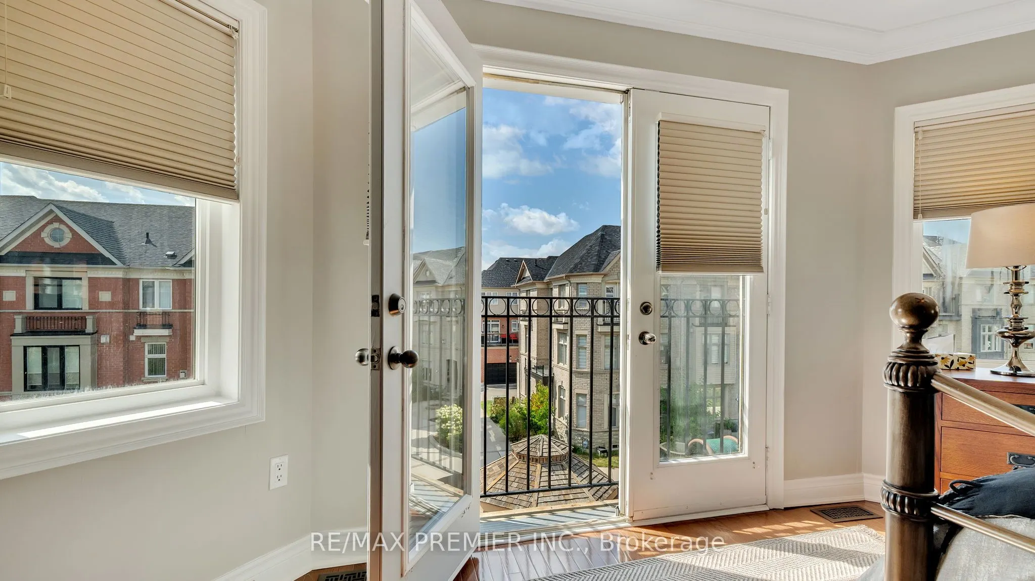 10 Henry Peters Lane