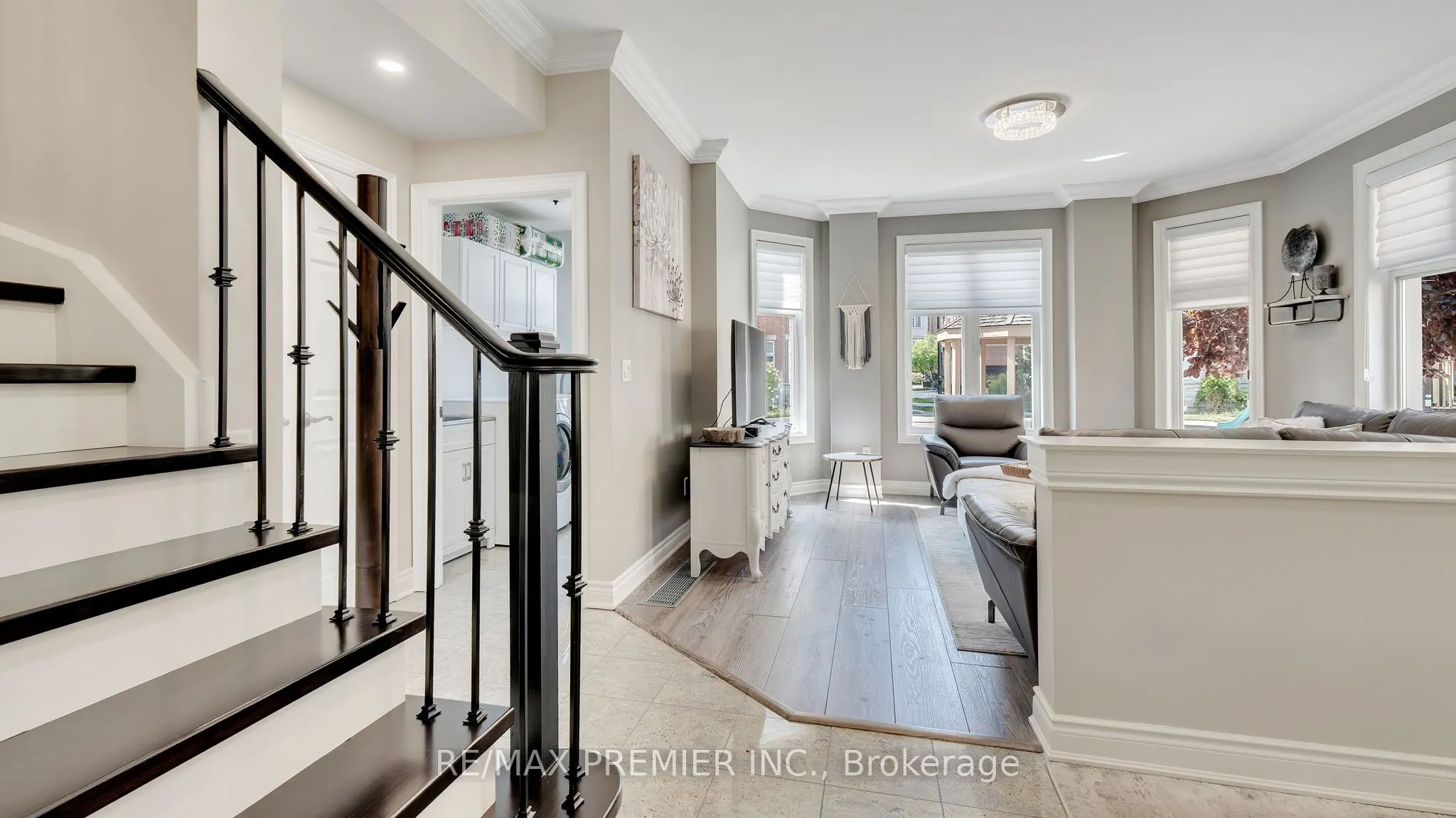 10 Henry Peters Lane