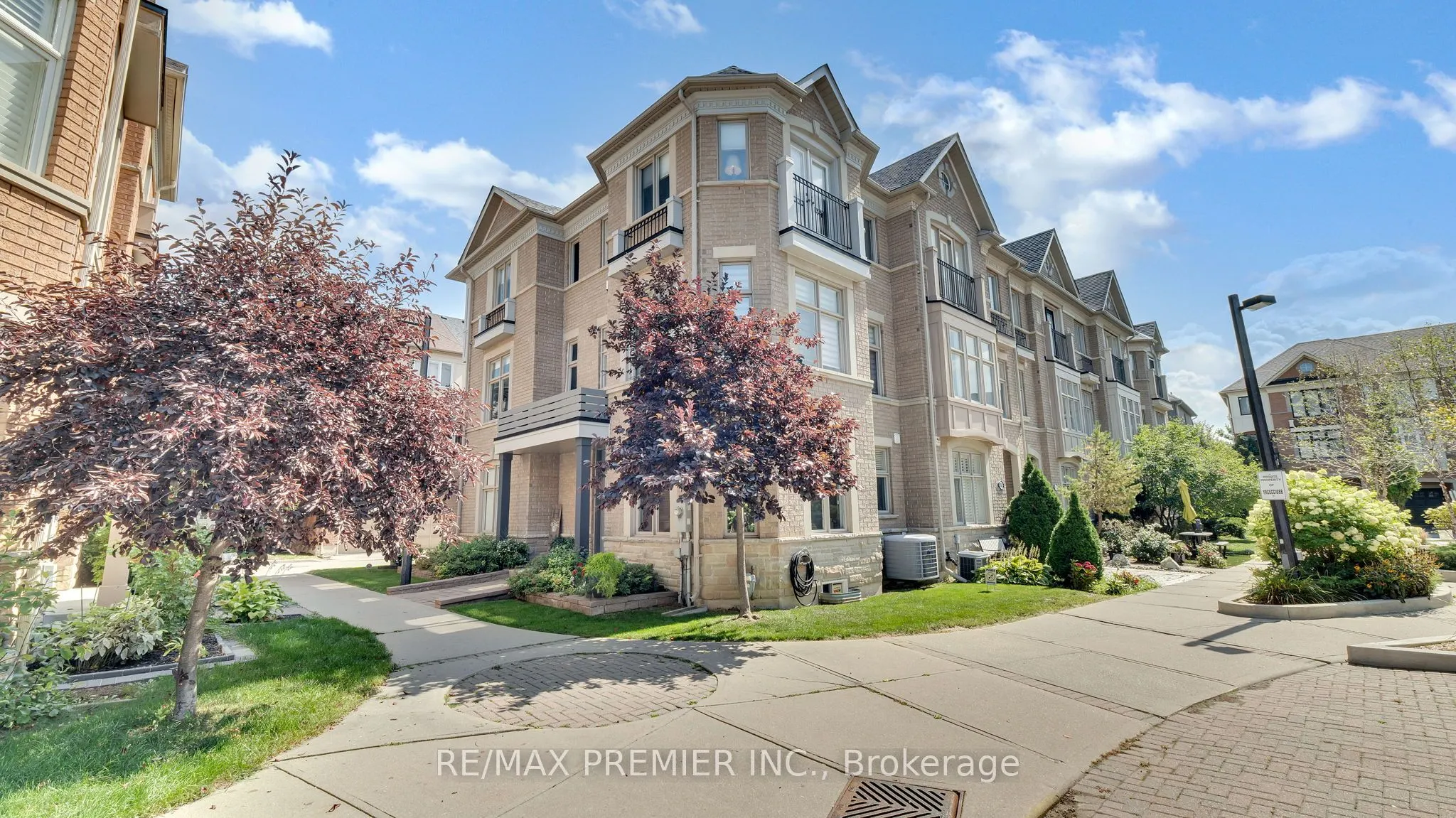 10 Henry Peters Lane