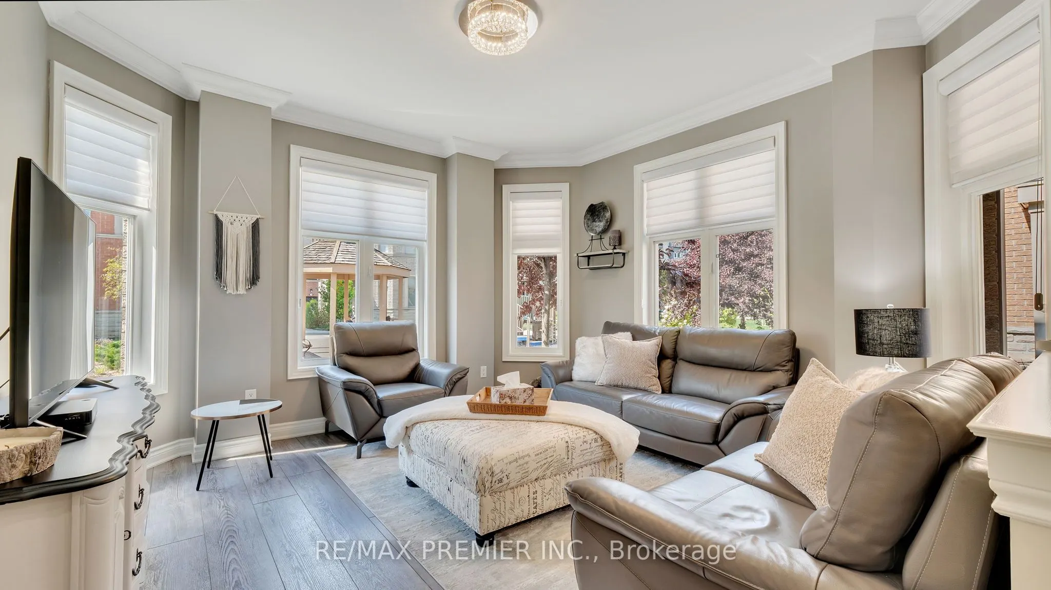 10 Henry Peters Lane