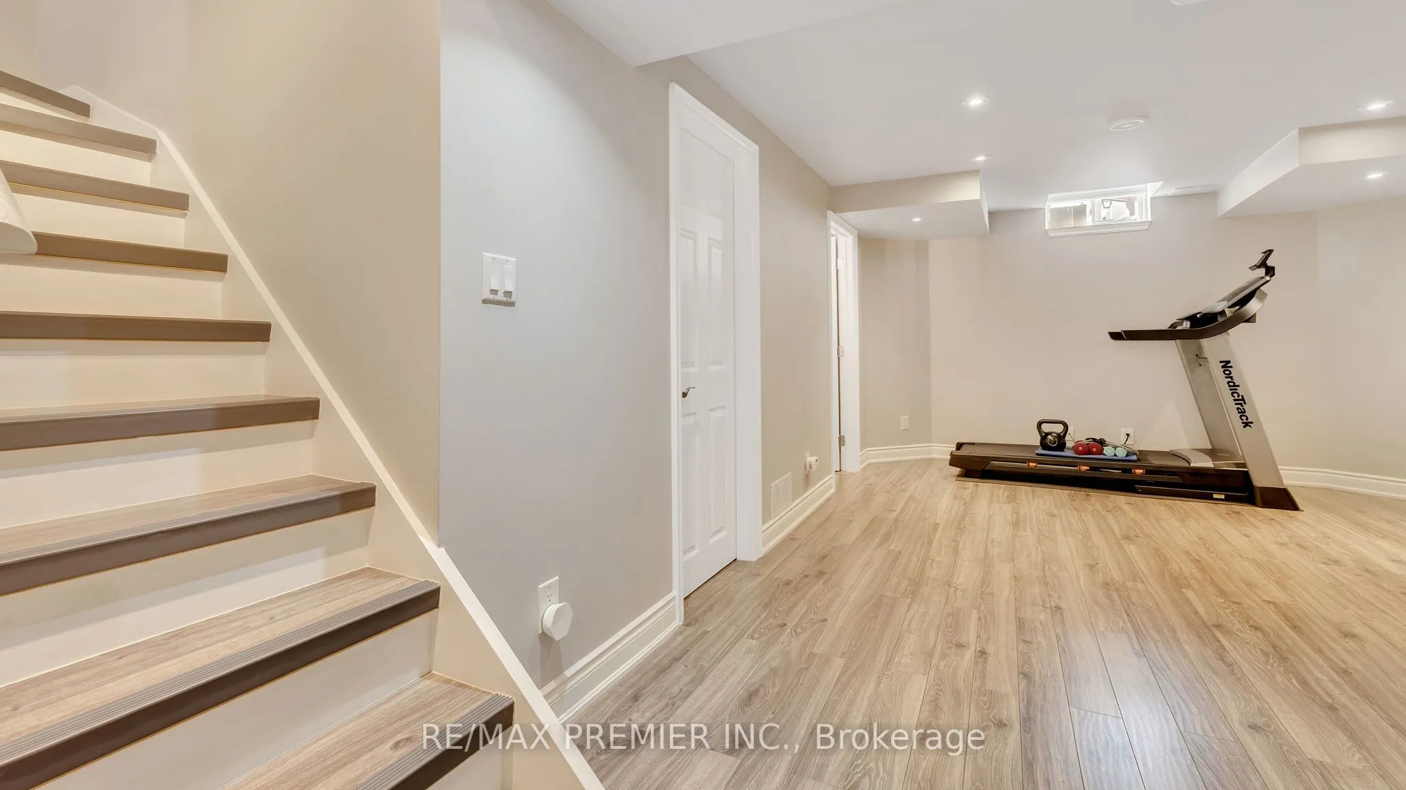 10 Henry Peters Lane