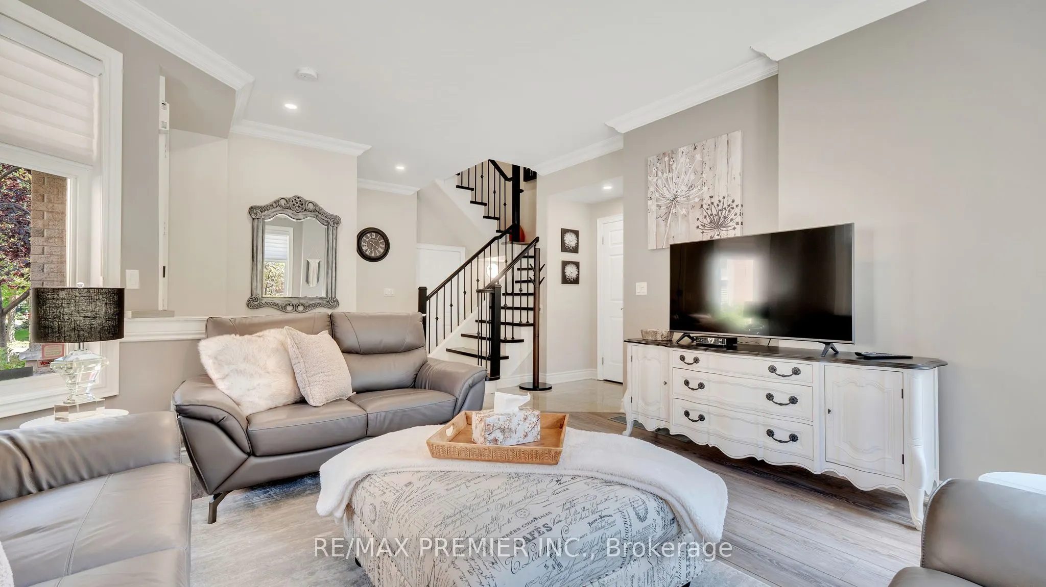 10 Henry Peters Lane