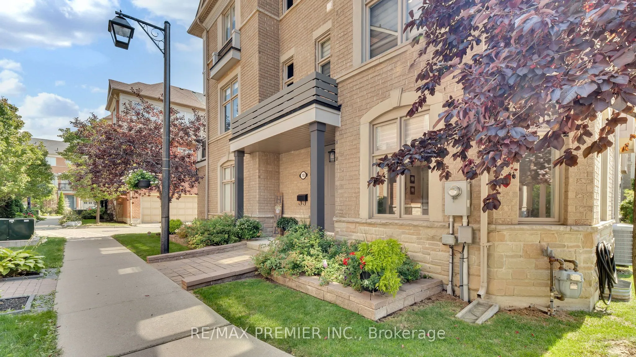 10 Henry Peters Lane