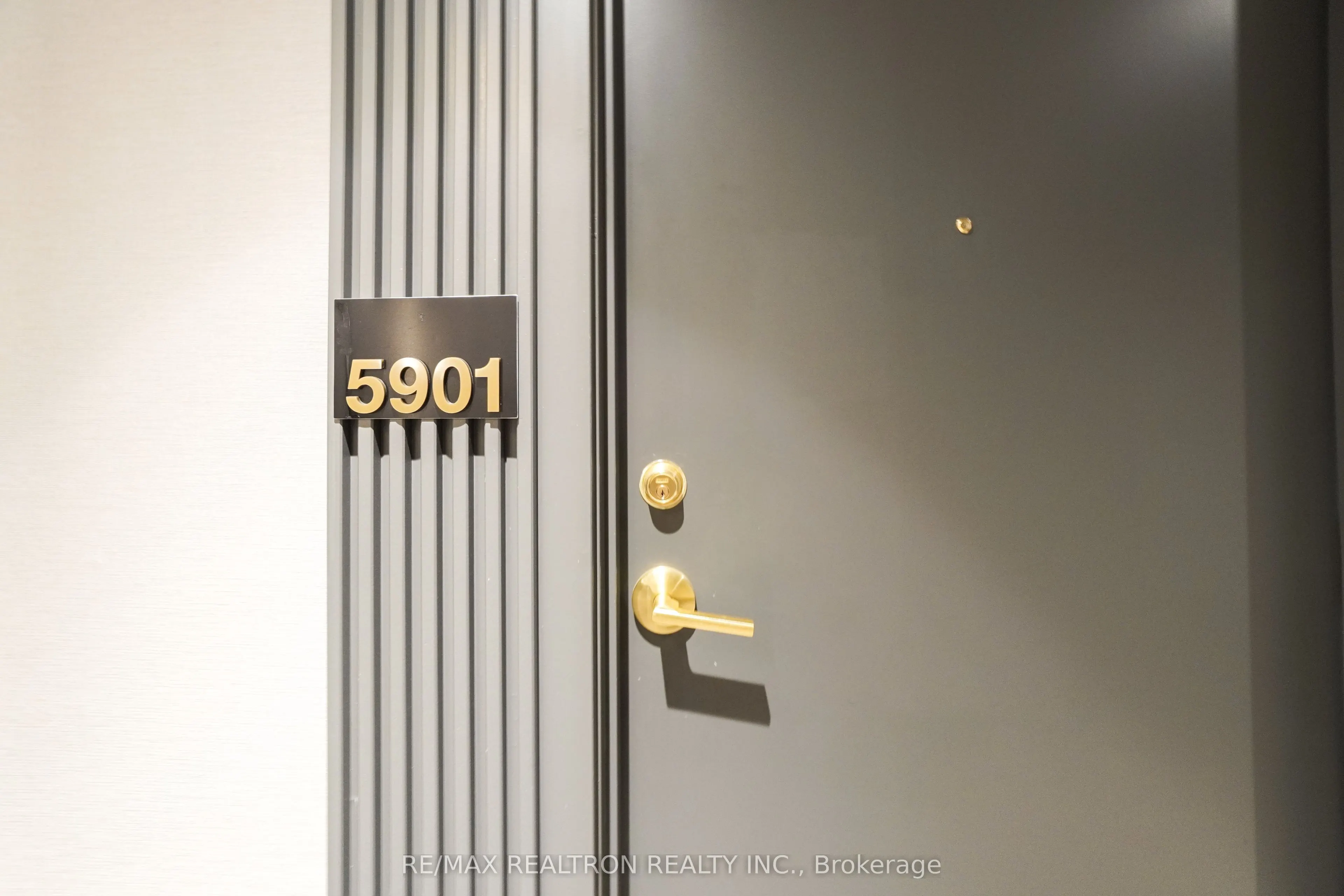 950 Portage Parkway N, #5901