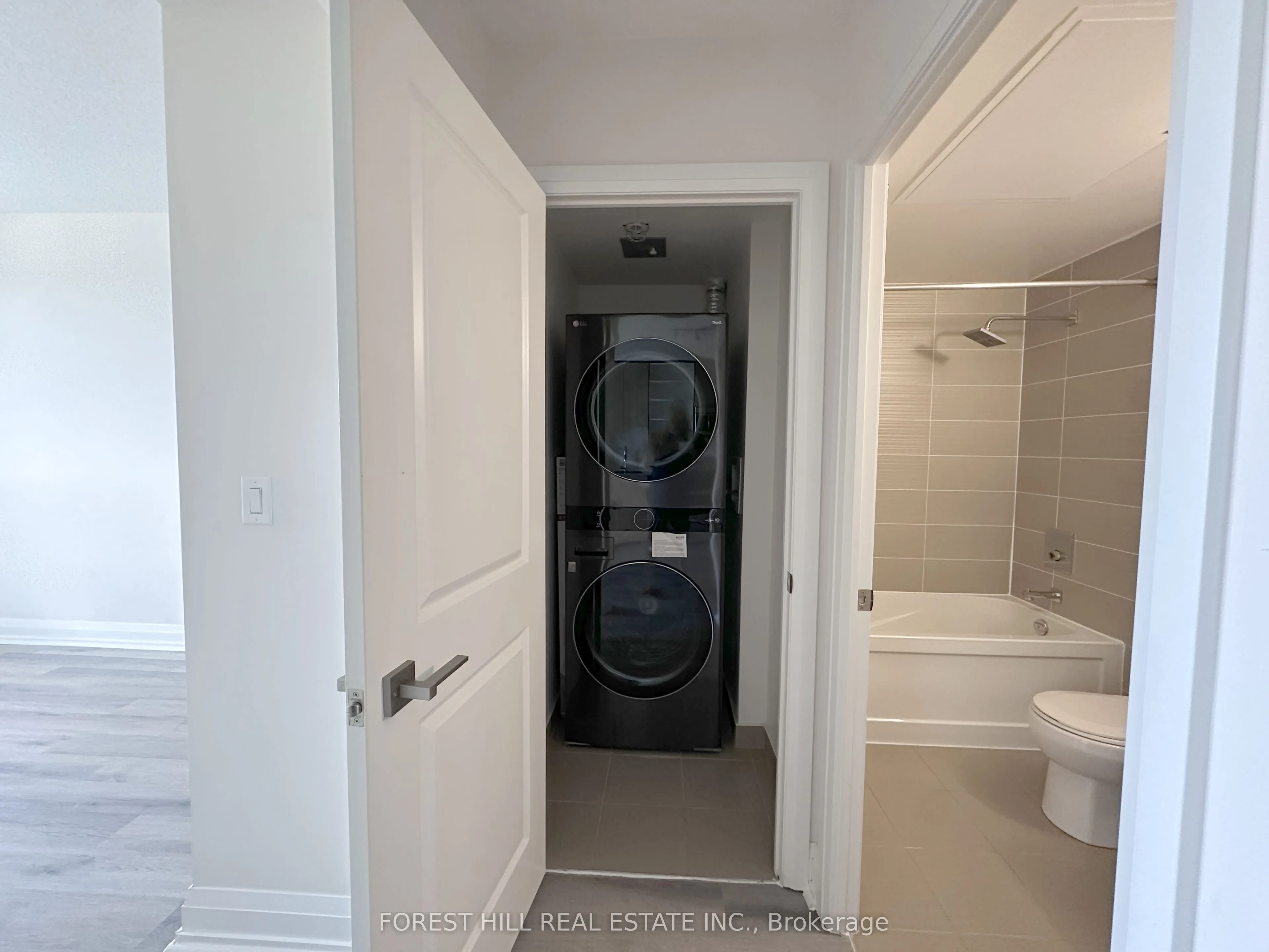 7161 Yonge Street, #2722