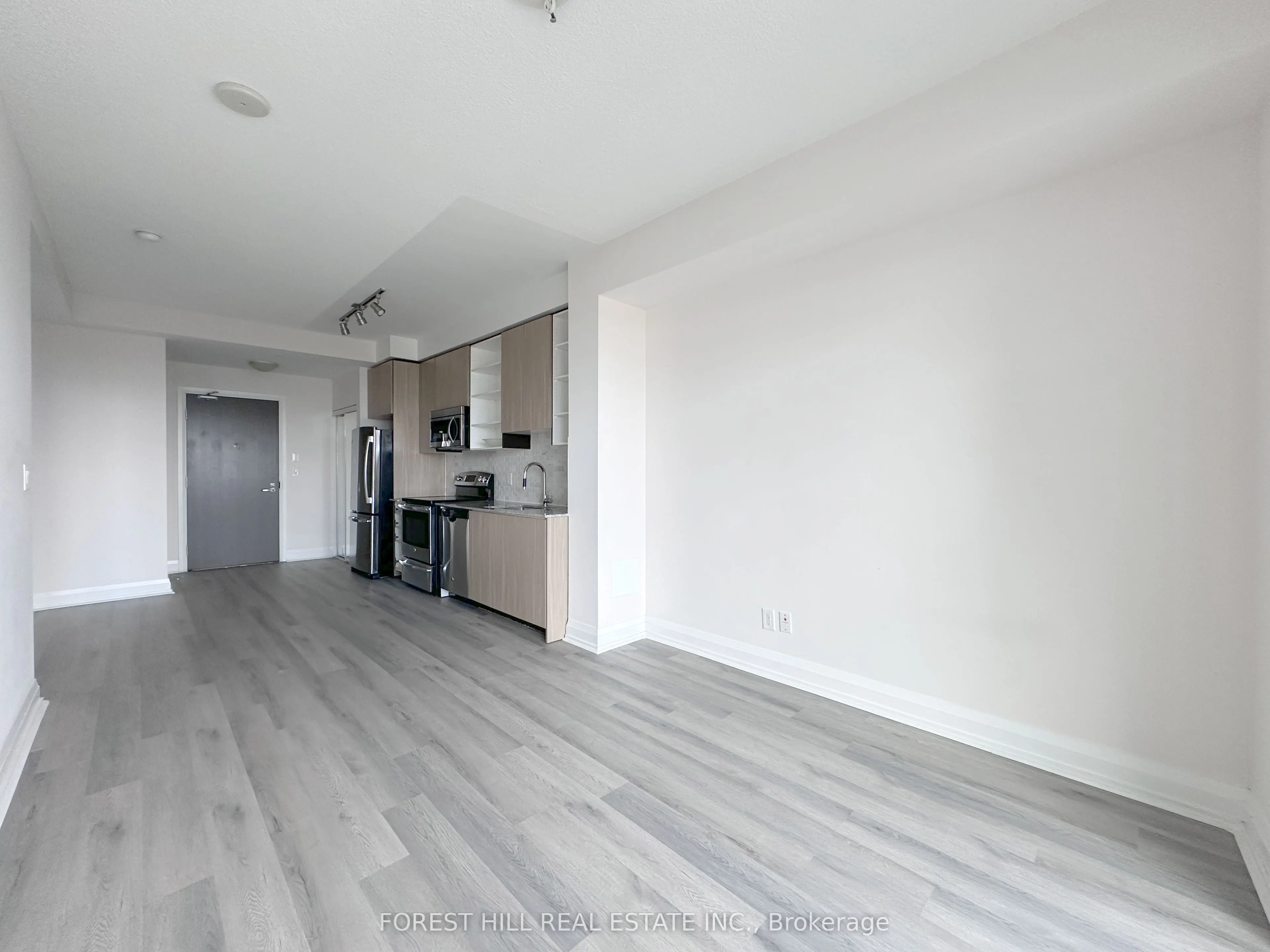 7161 Yonge Street, #2722