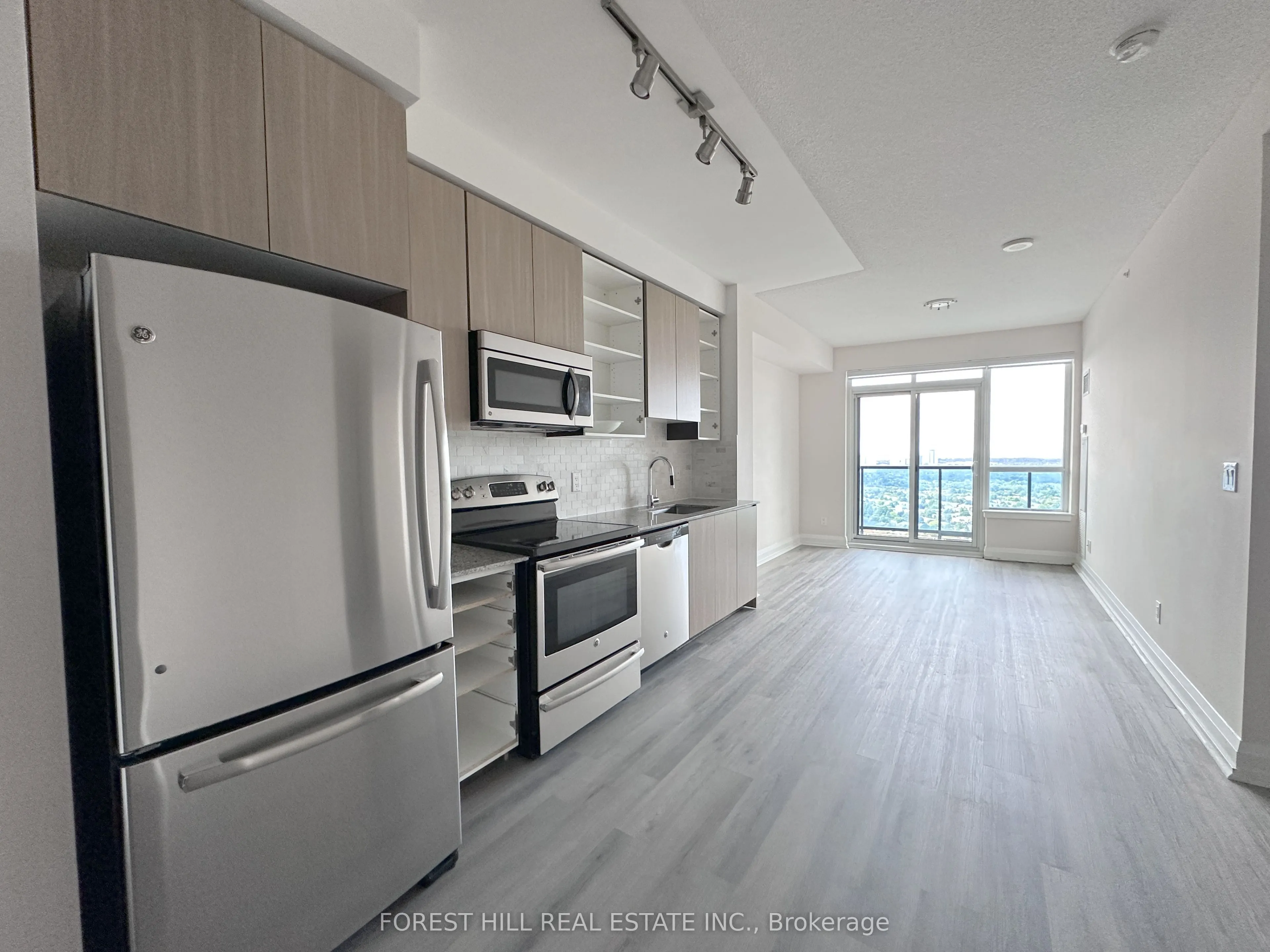 7161 Yonge Street, #2722