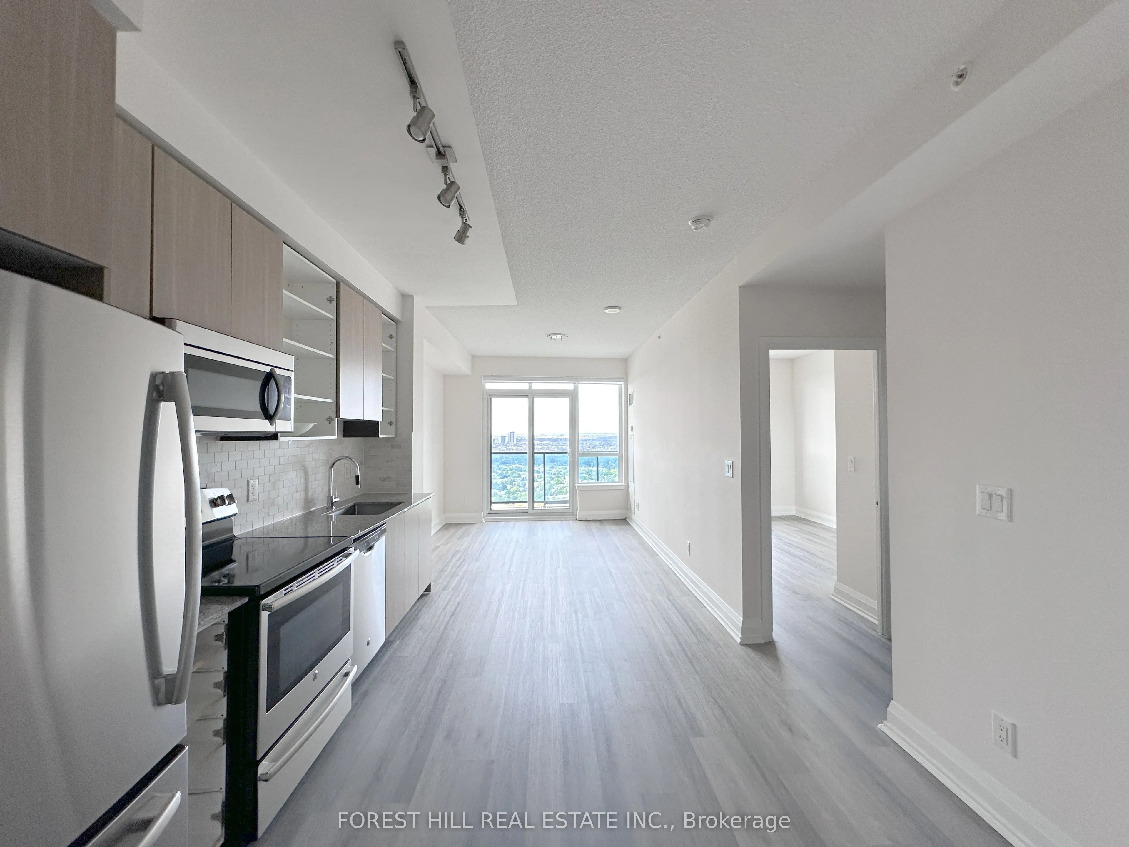 7161 Yonge Street, #2722