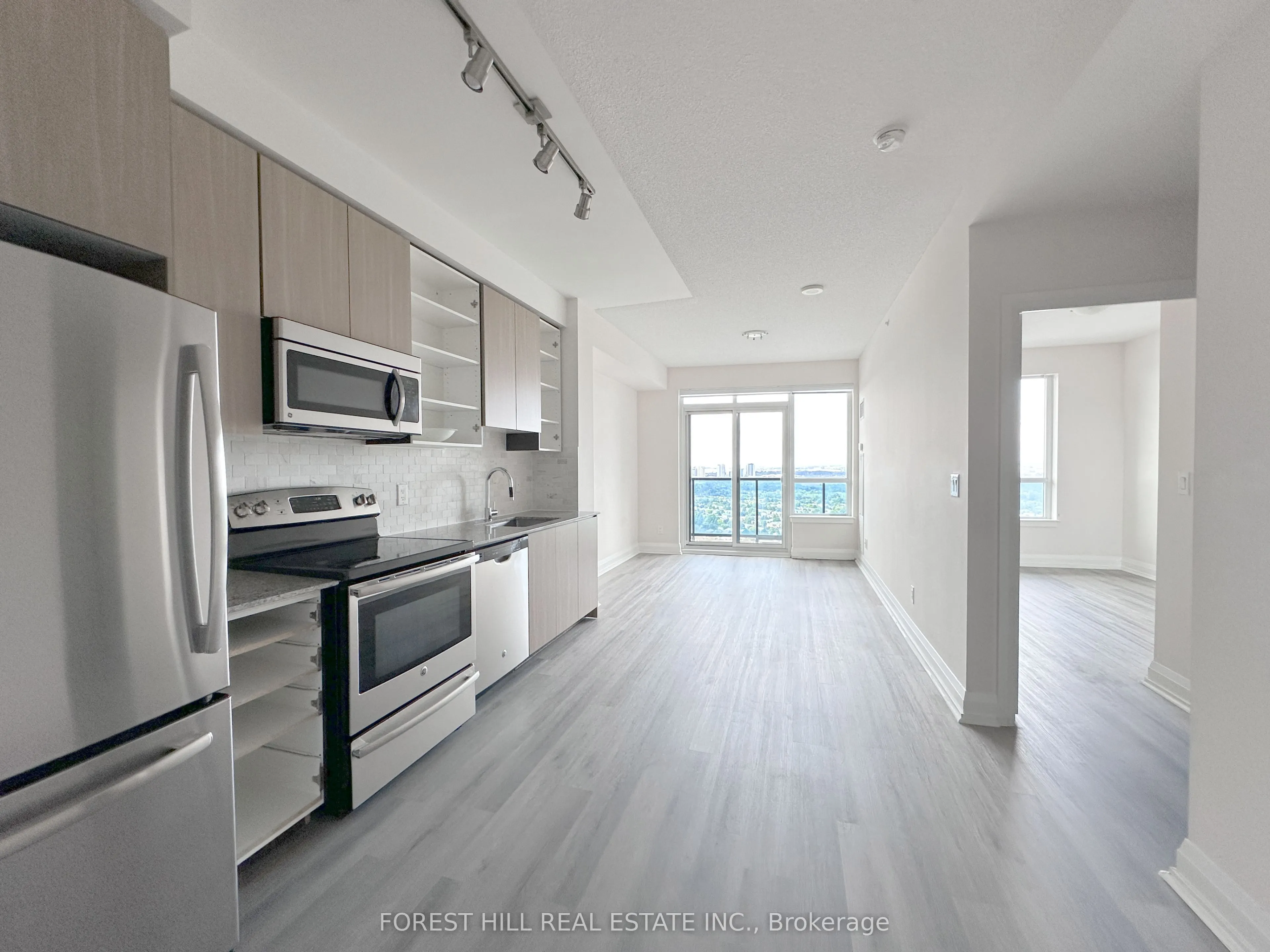 7161 Yonge Street, #2722