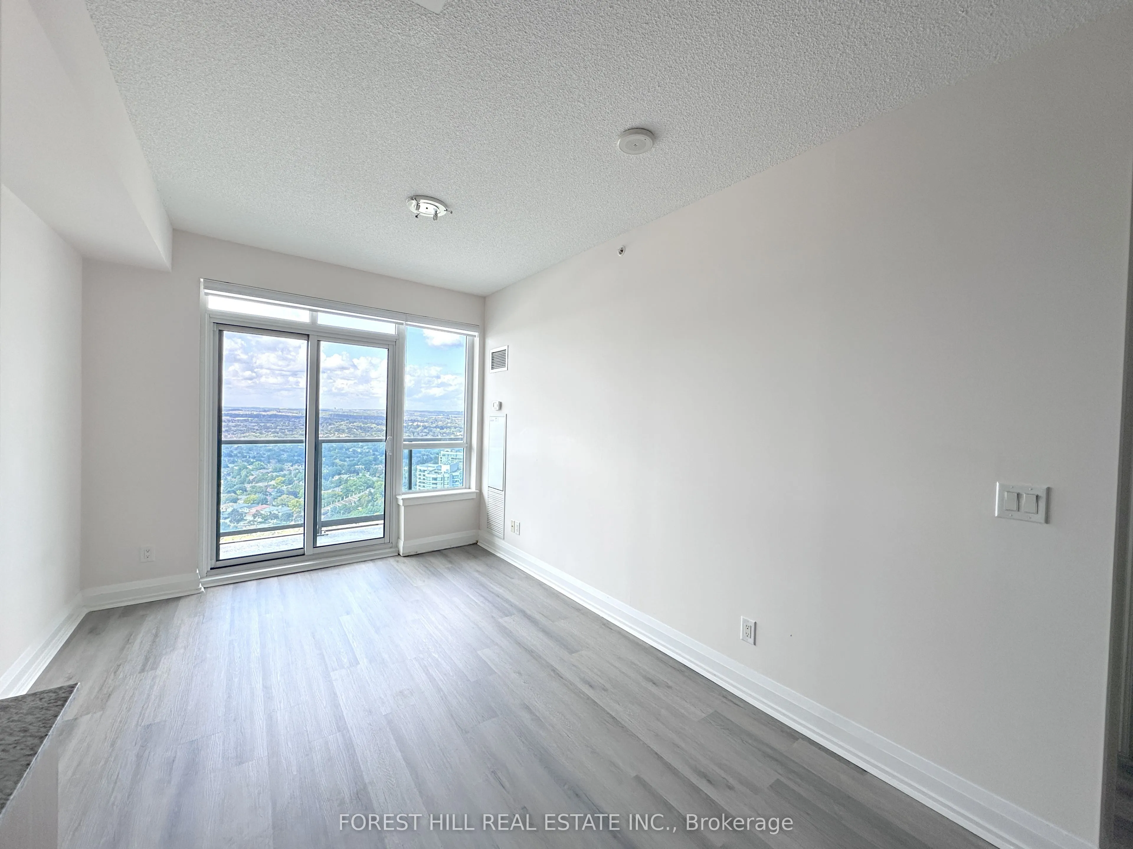 7161 Yonge Street, #2722