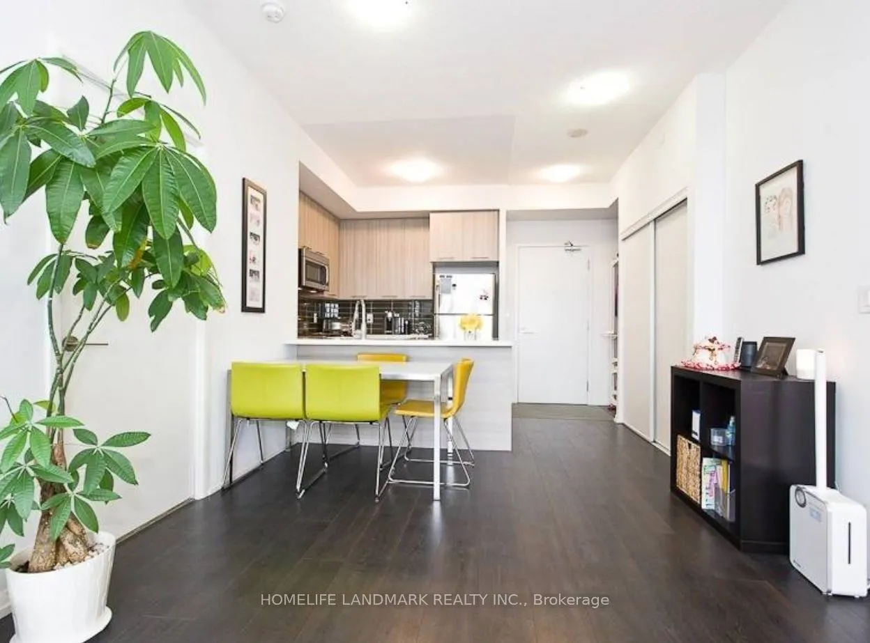 540 Bur Oak Avenue, #612