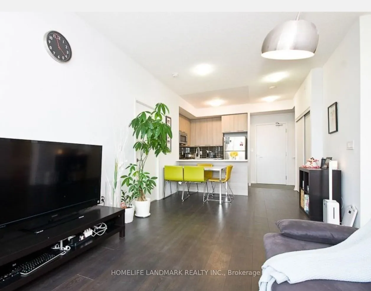 540 Bur Oak Avenue, #612