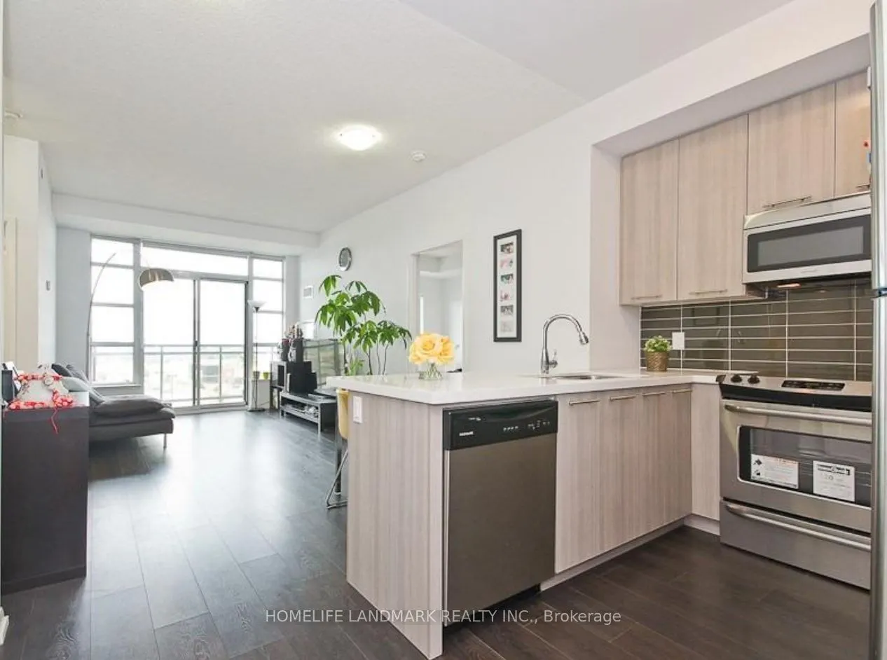 540 Bur Oak Avenue, #612