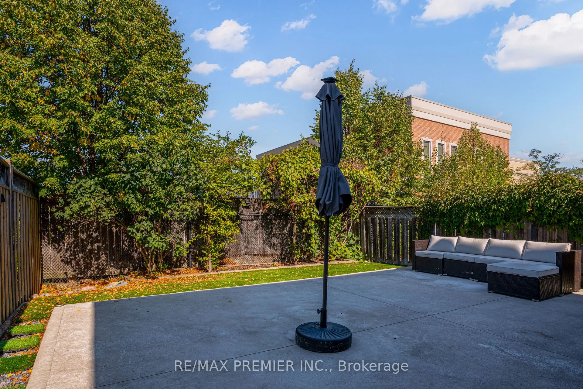 89 Ronan Crescent