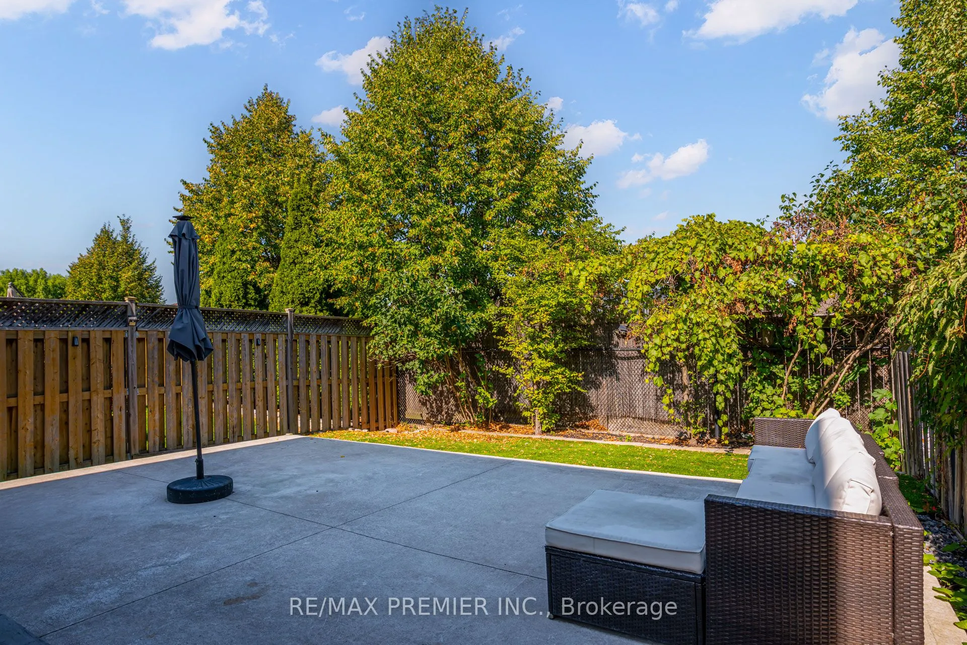 89 Ronan Crescent
