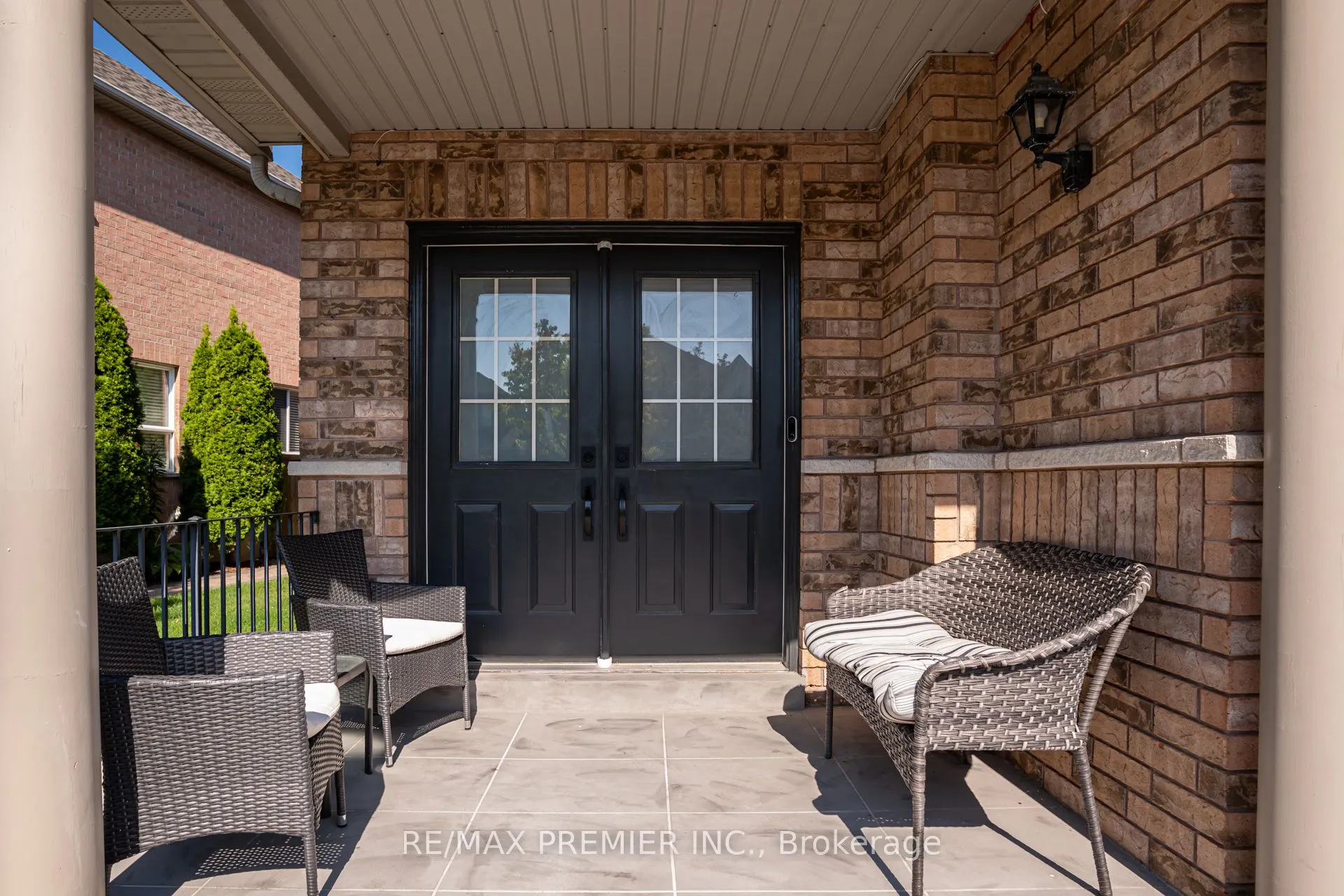 89 Ronan Crescent