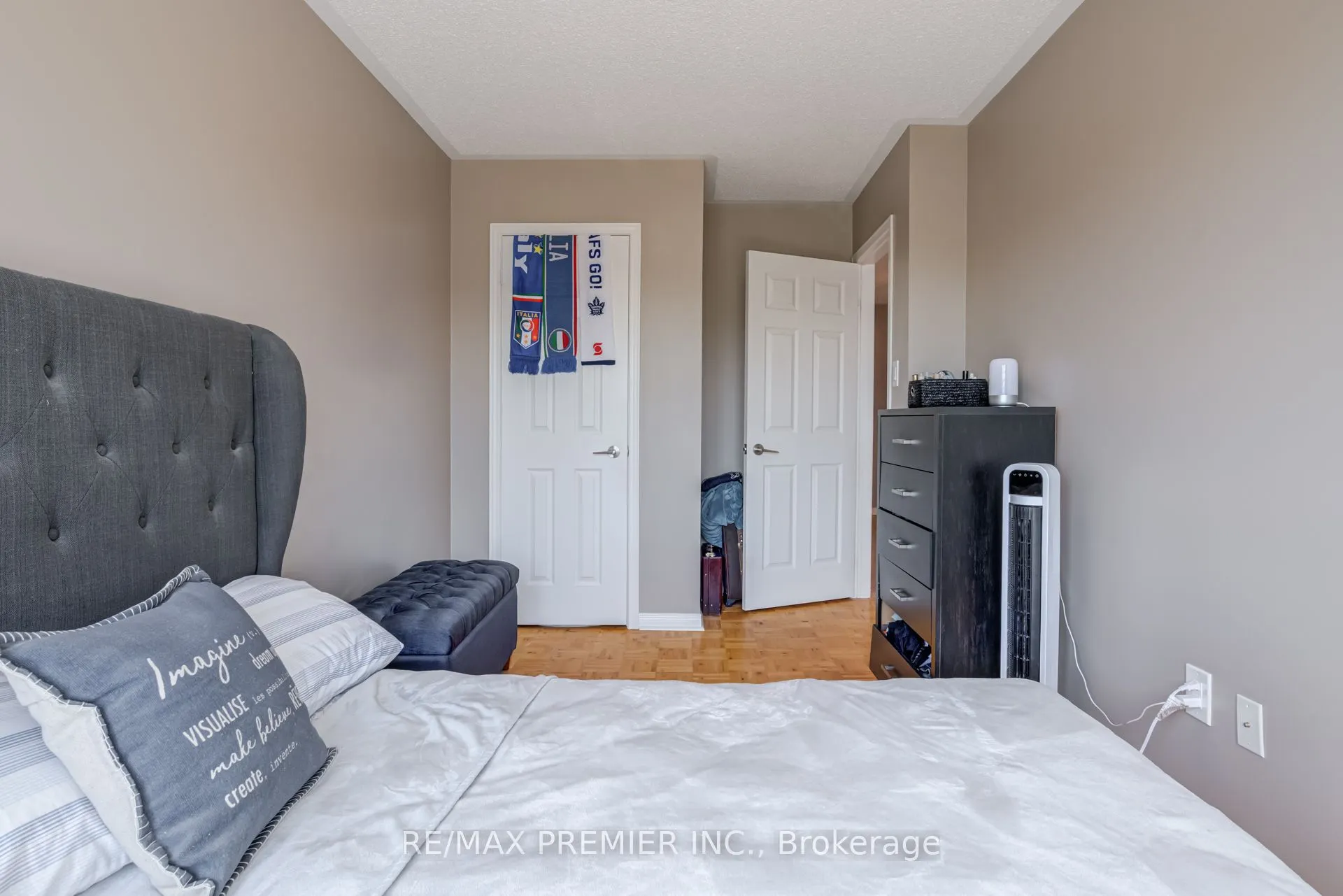 89 Ronan Crescent