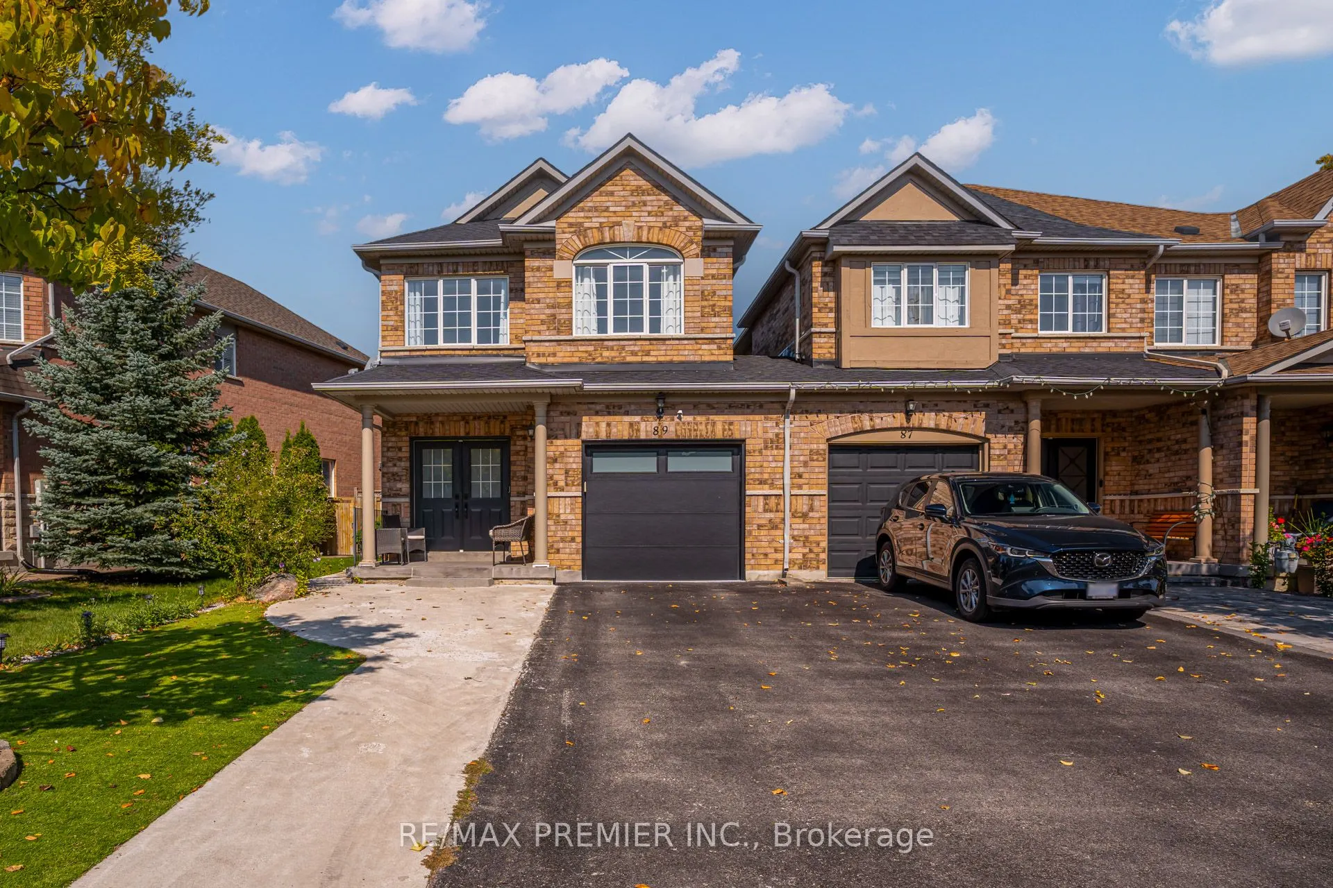 89 Ronan Crescent