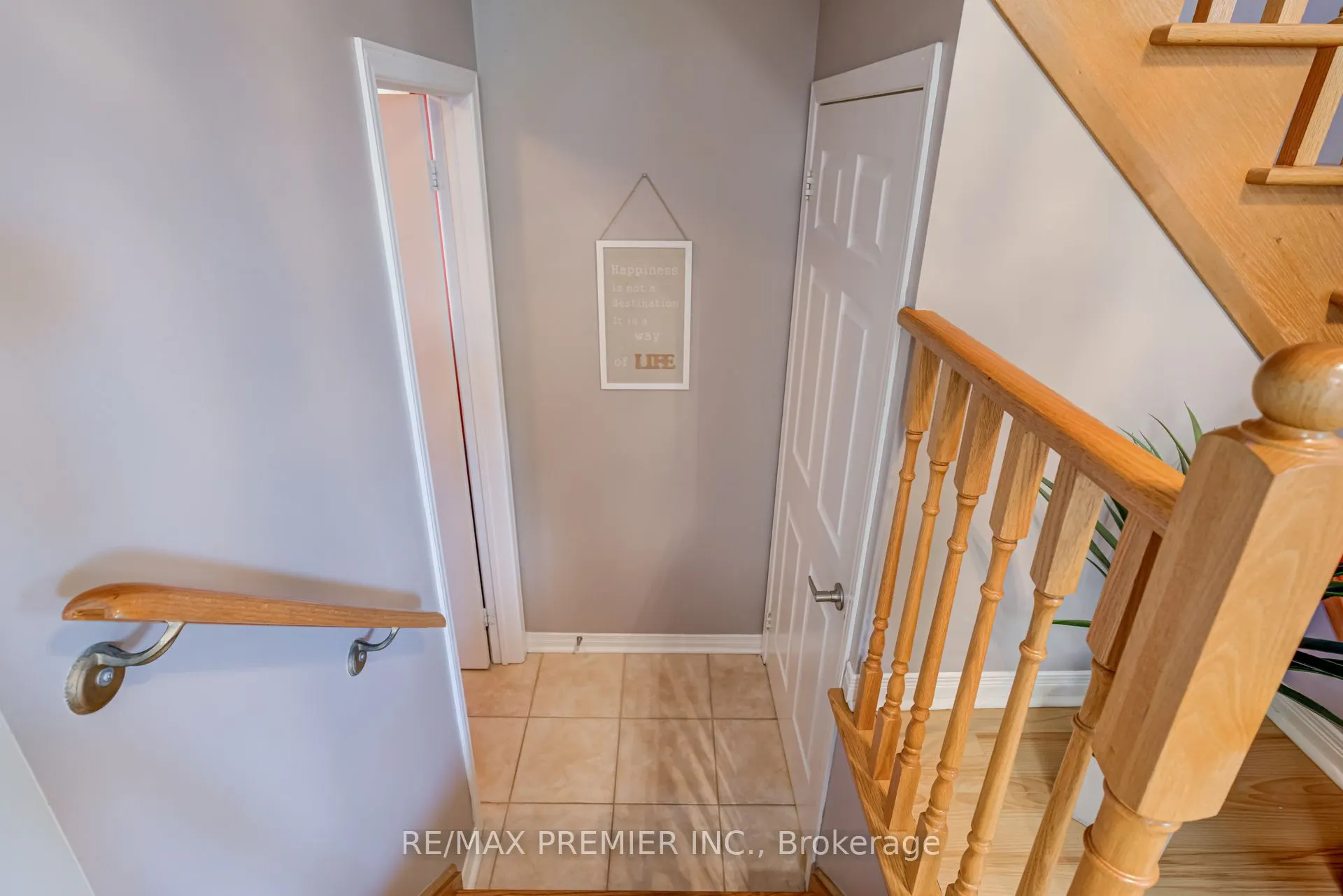89 Ronan Crescent