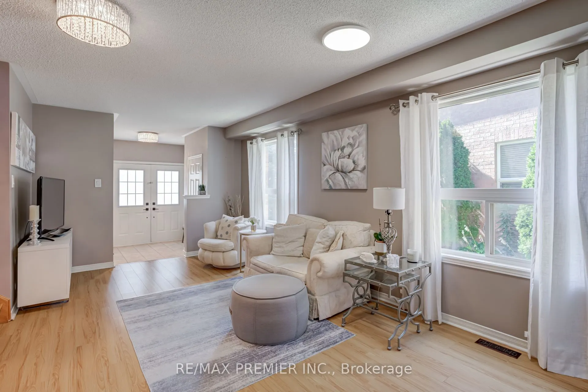89 Ronan Crescent