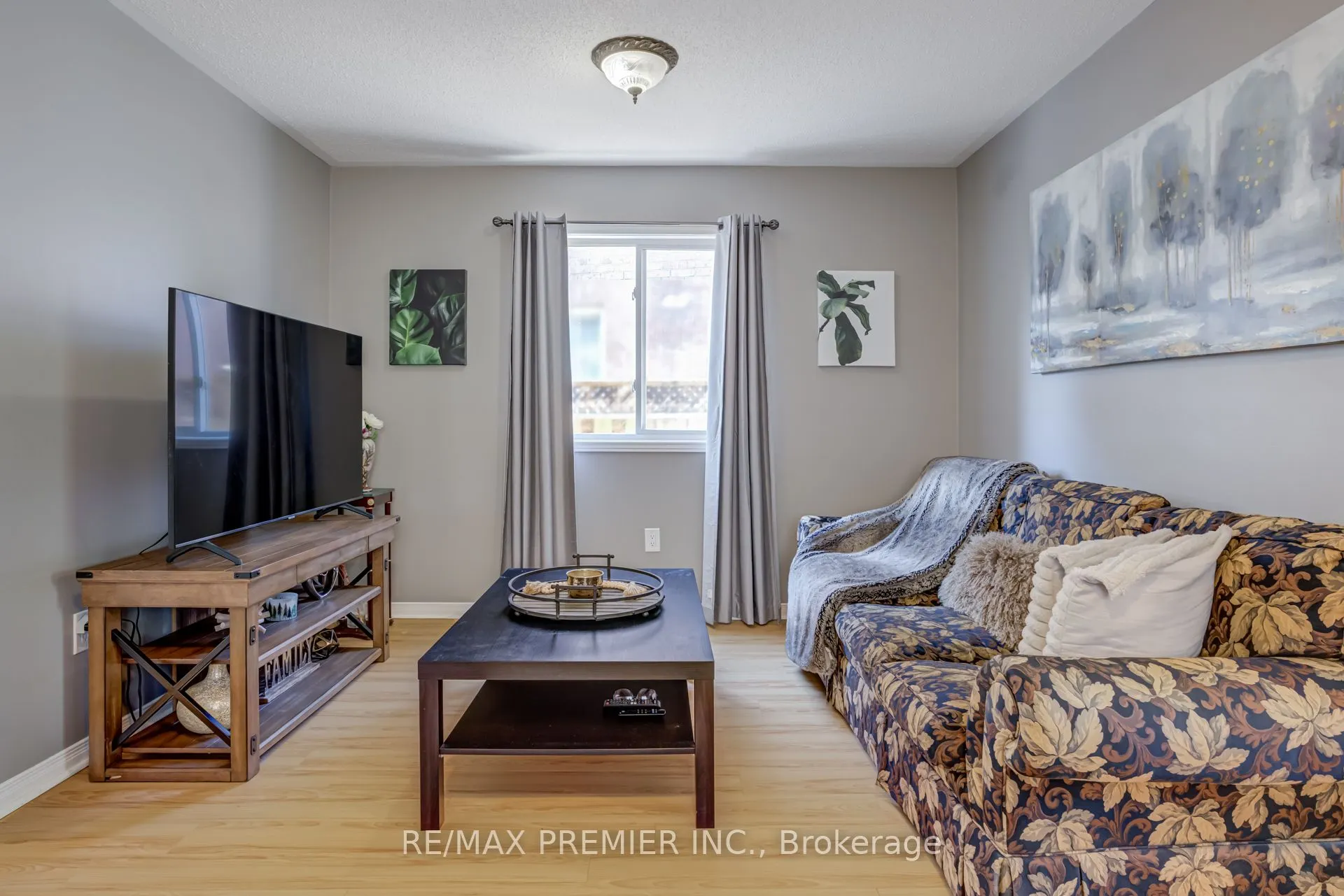 89 Ronan Crescent