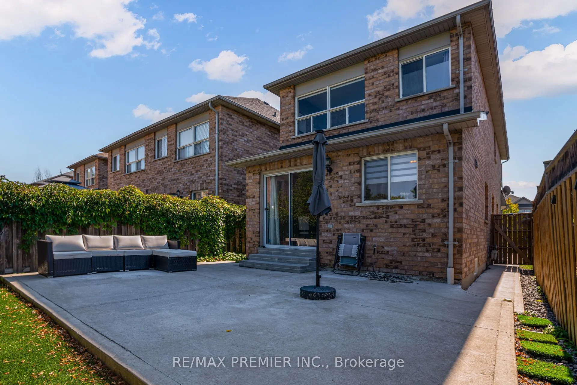89 Ronan Crescent