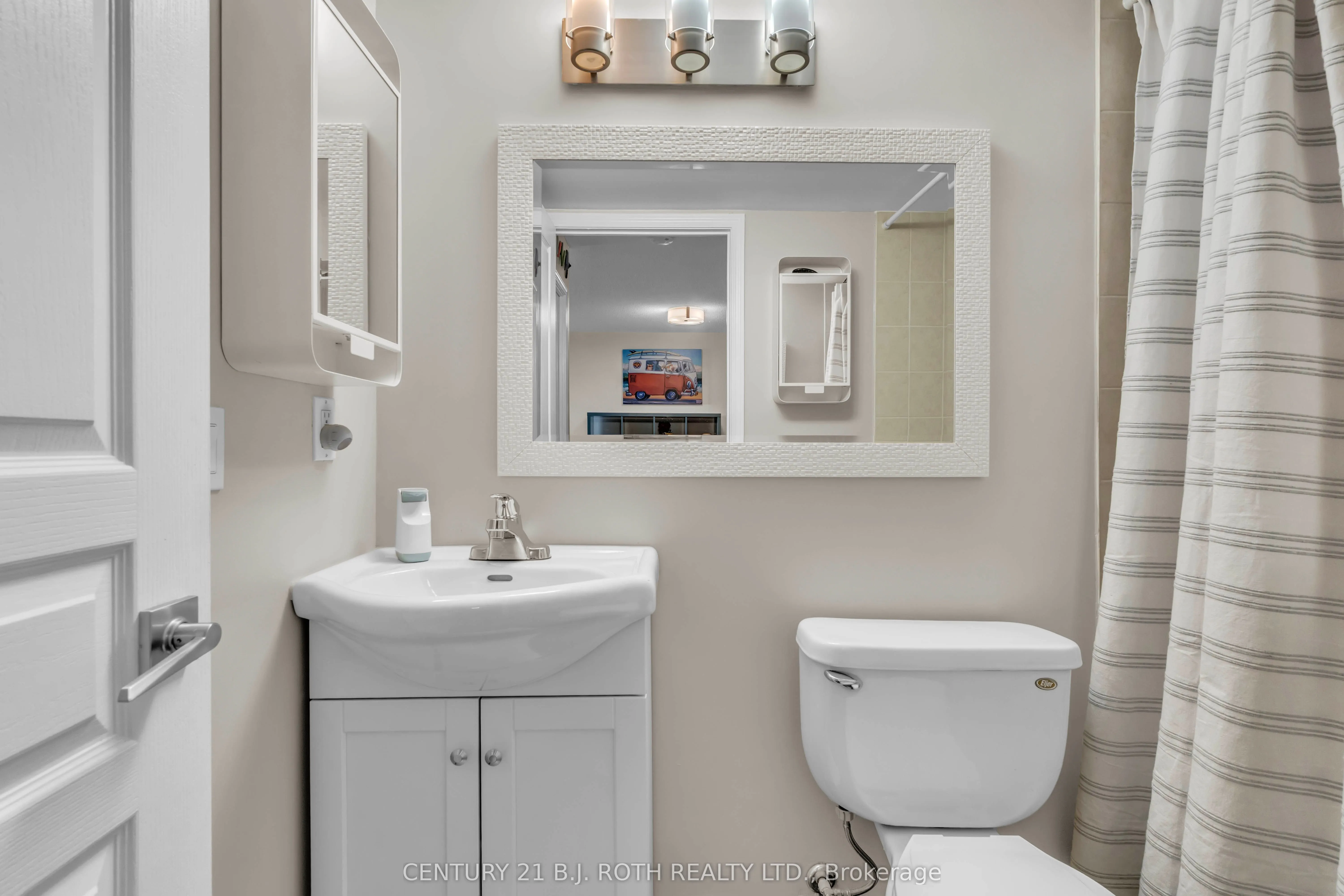 350 Red Maple Road, #1202