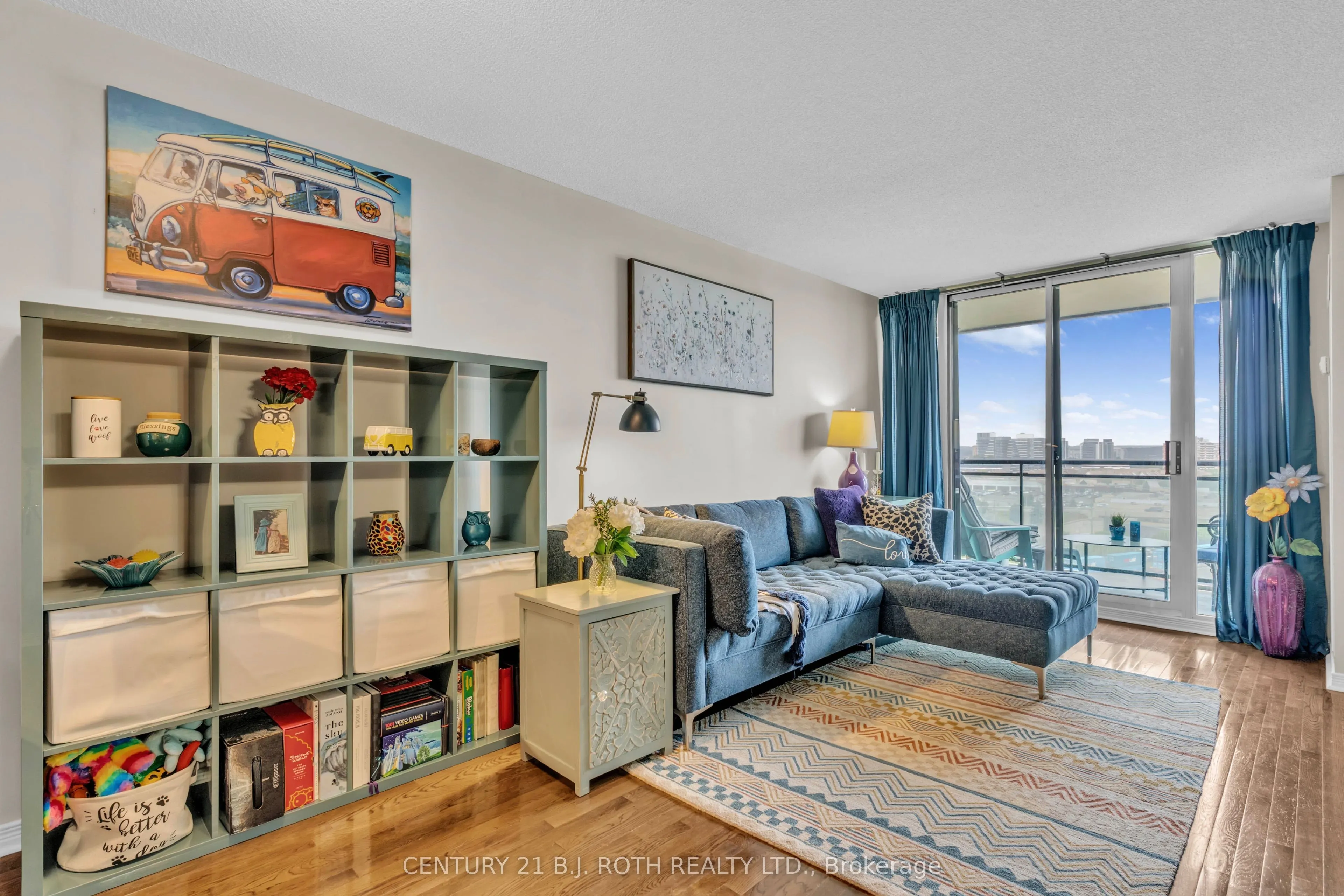 350 Red Maple Road, #1202