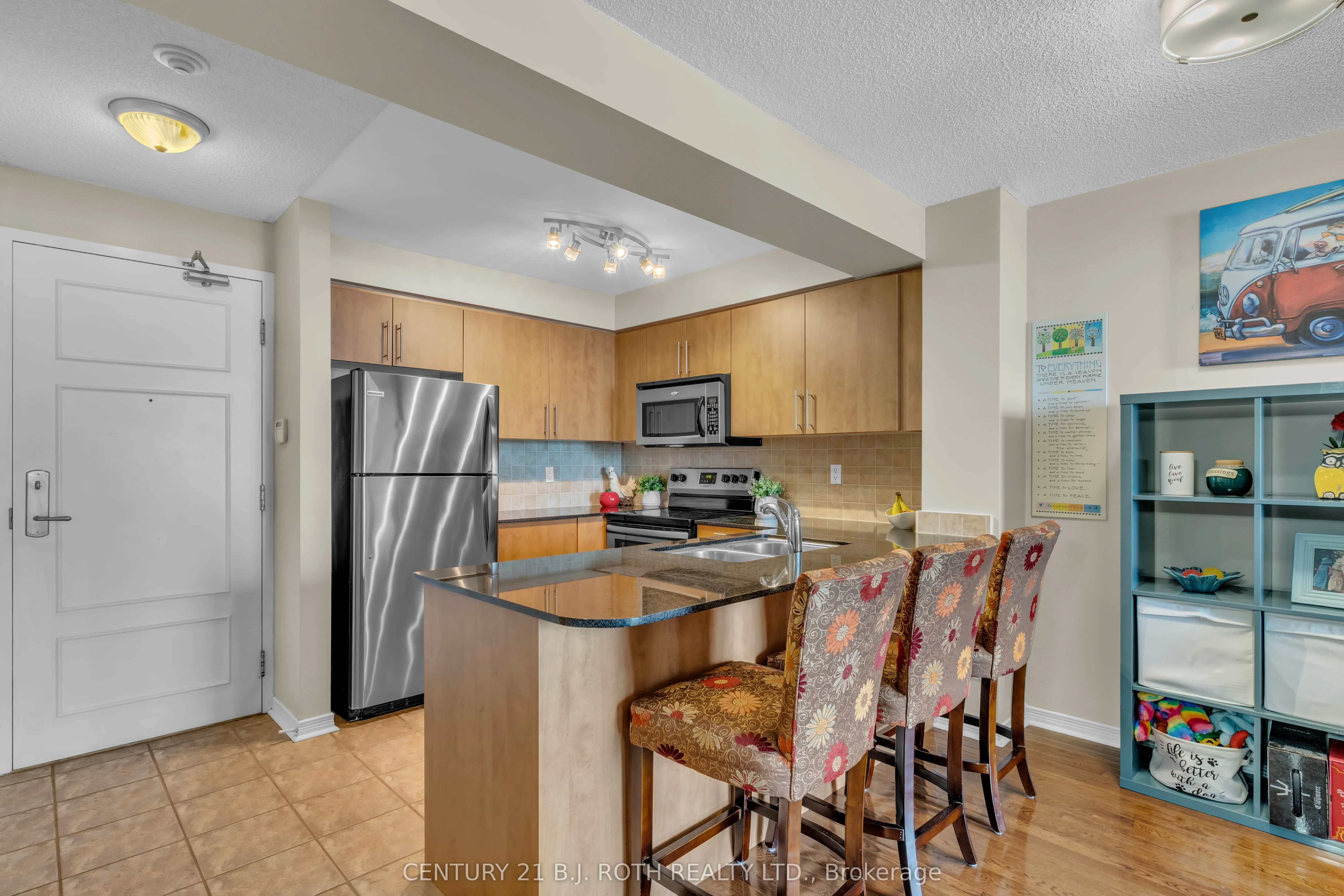 350 Red Maple Road, #1202