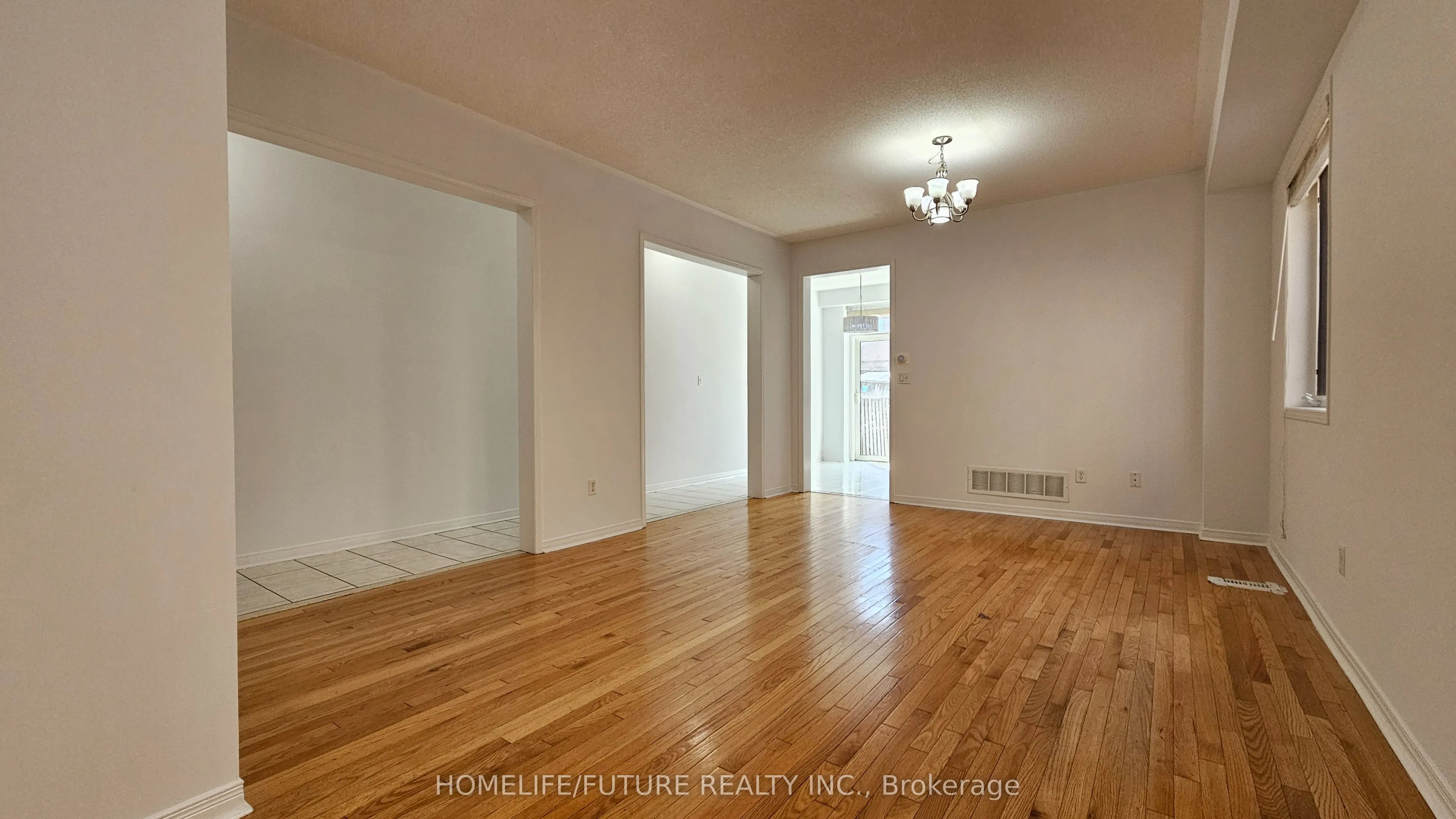 107 Jack Monkman Crescent, #Main & 2 Flr