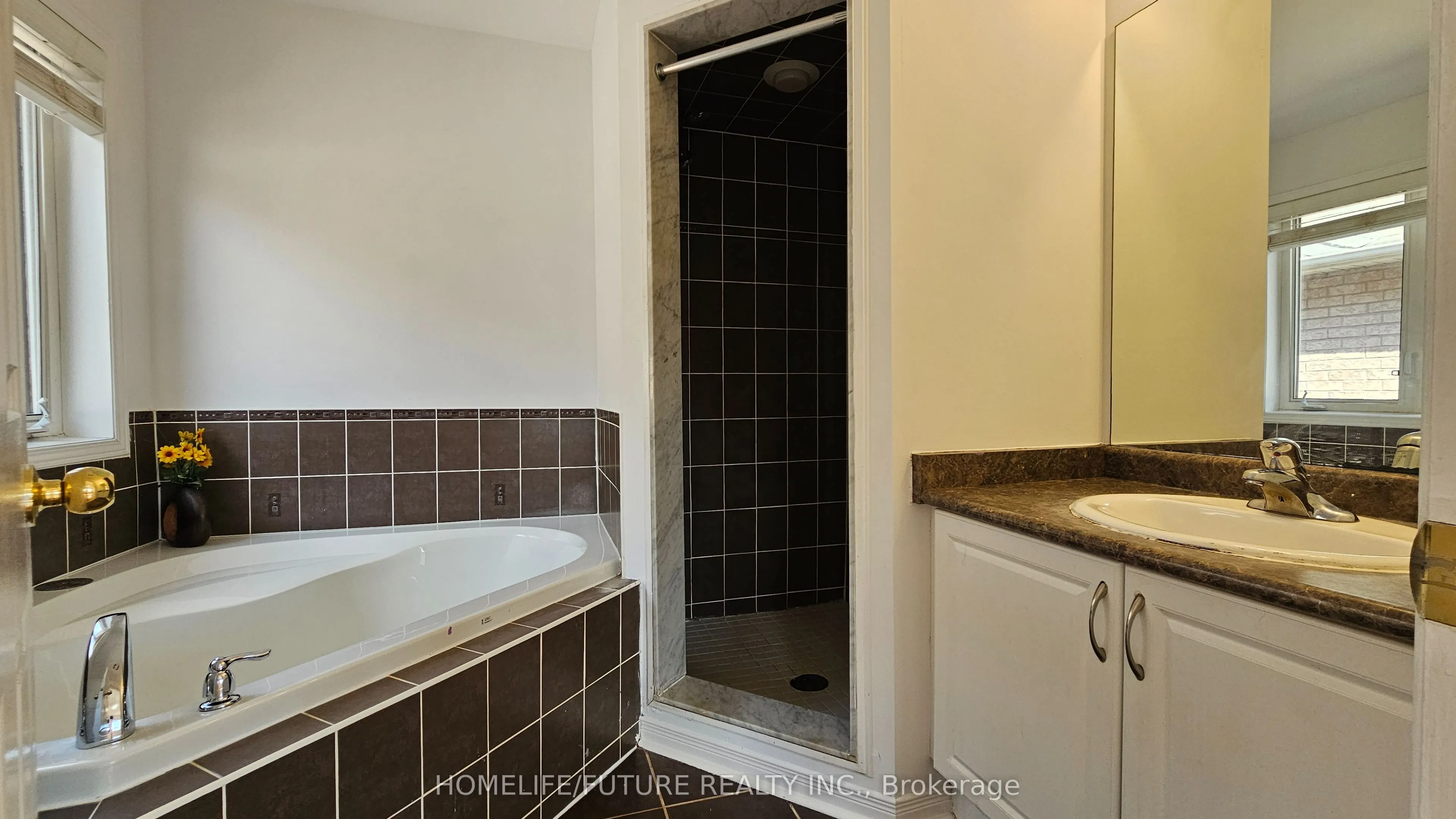 107 Jack Monkman Crescent, #Main & 2 Flr