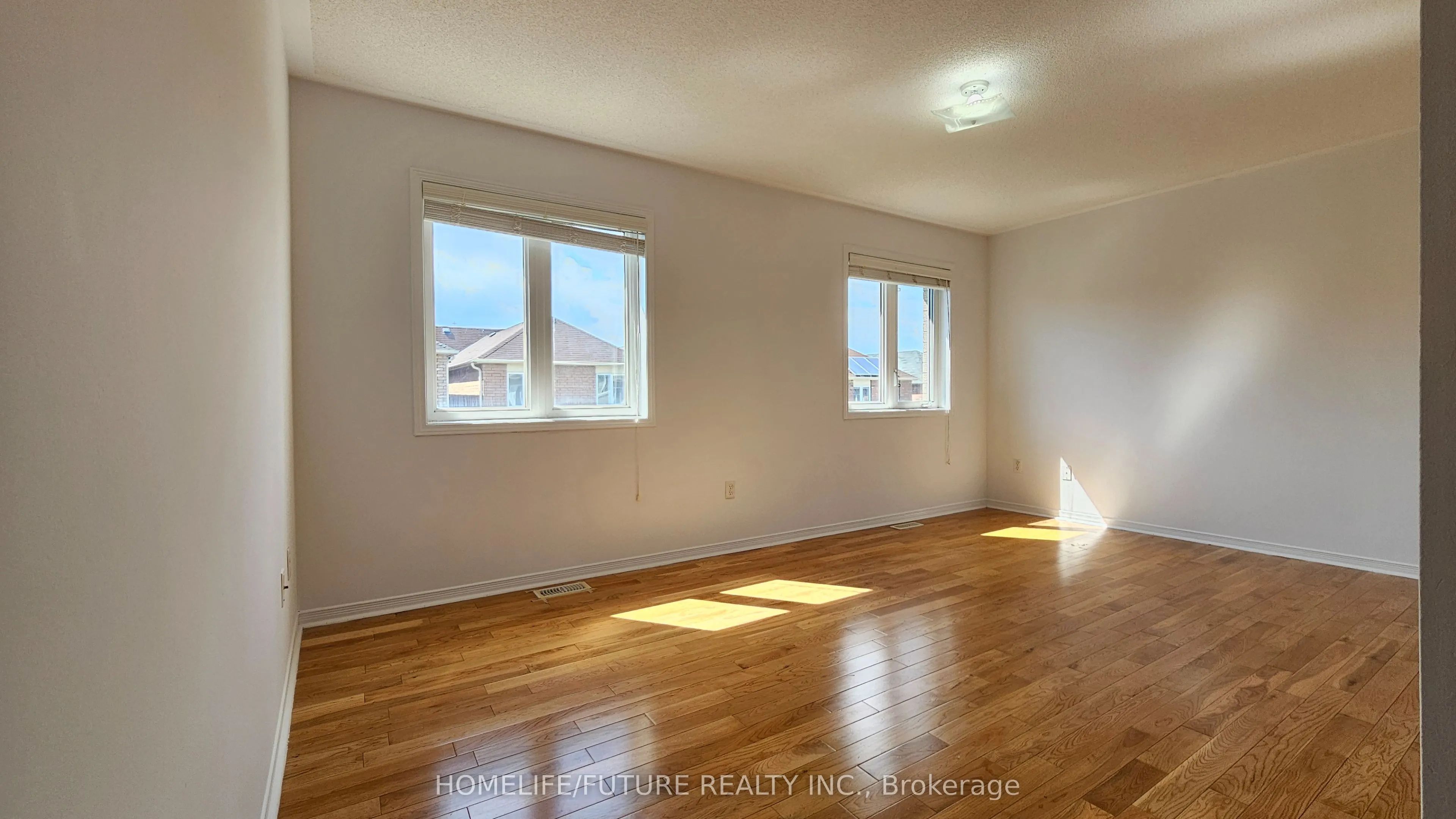 107 Jack Monkman Crescent, #Main & 2 Flr