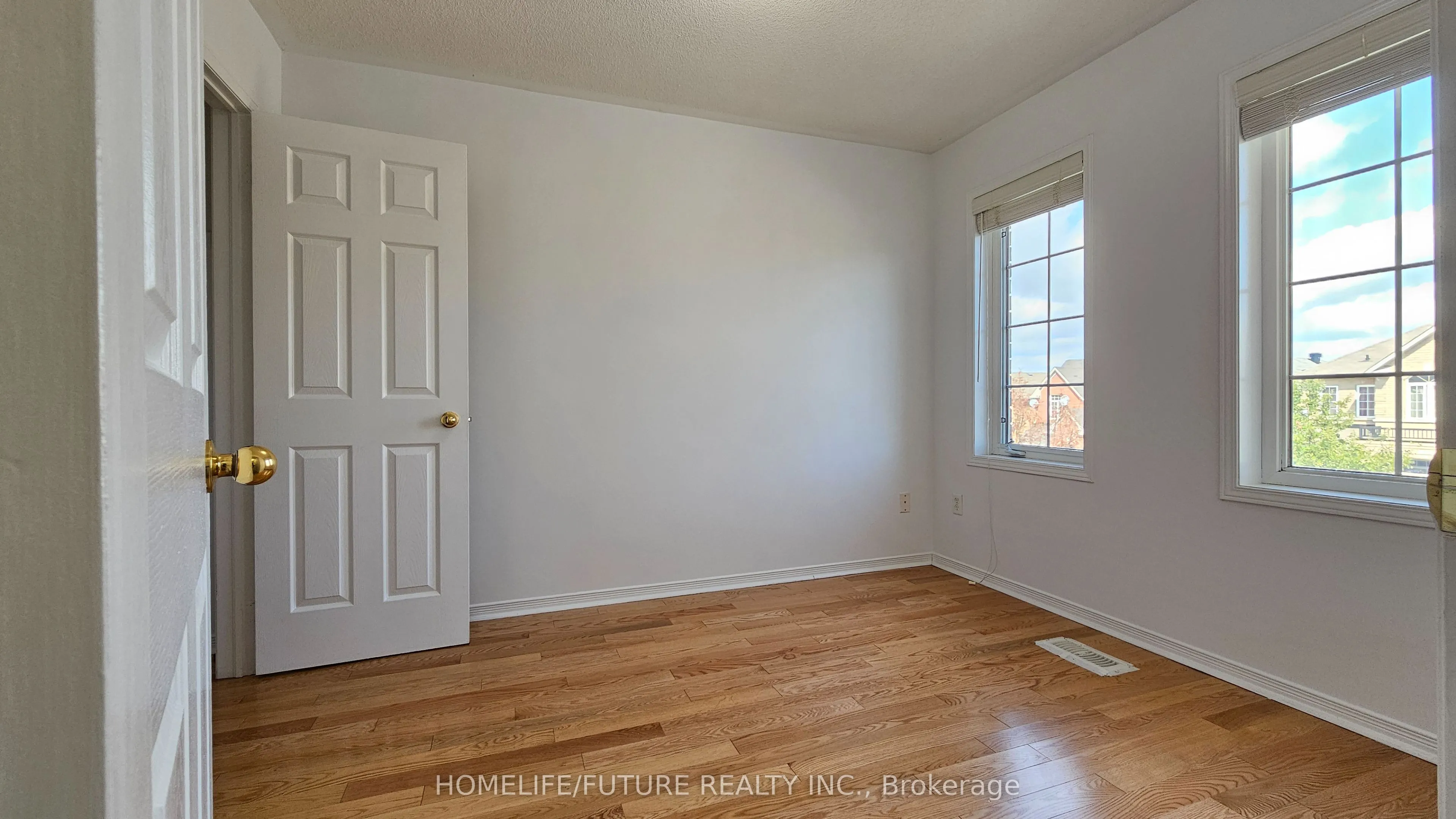 107 Jack Monkman Crescent, #Main & 2 Flr