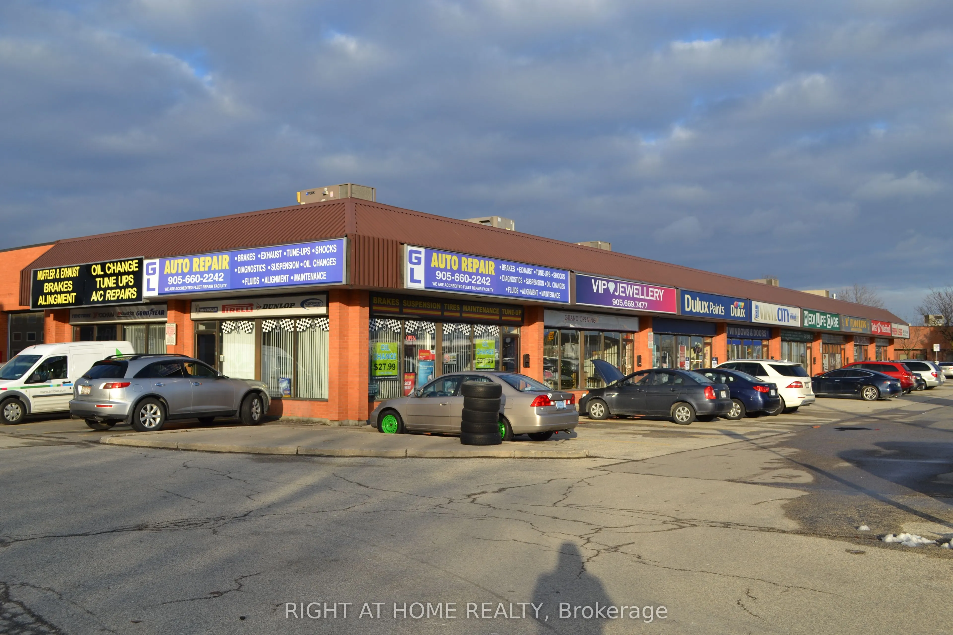 2050 Steeles Avenue W, #4