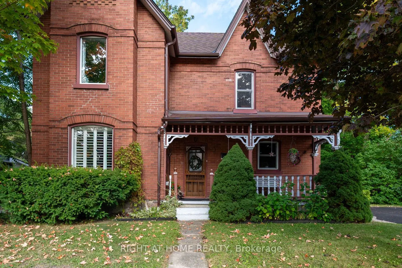 220 Barrie Street