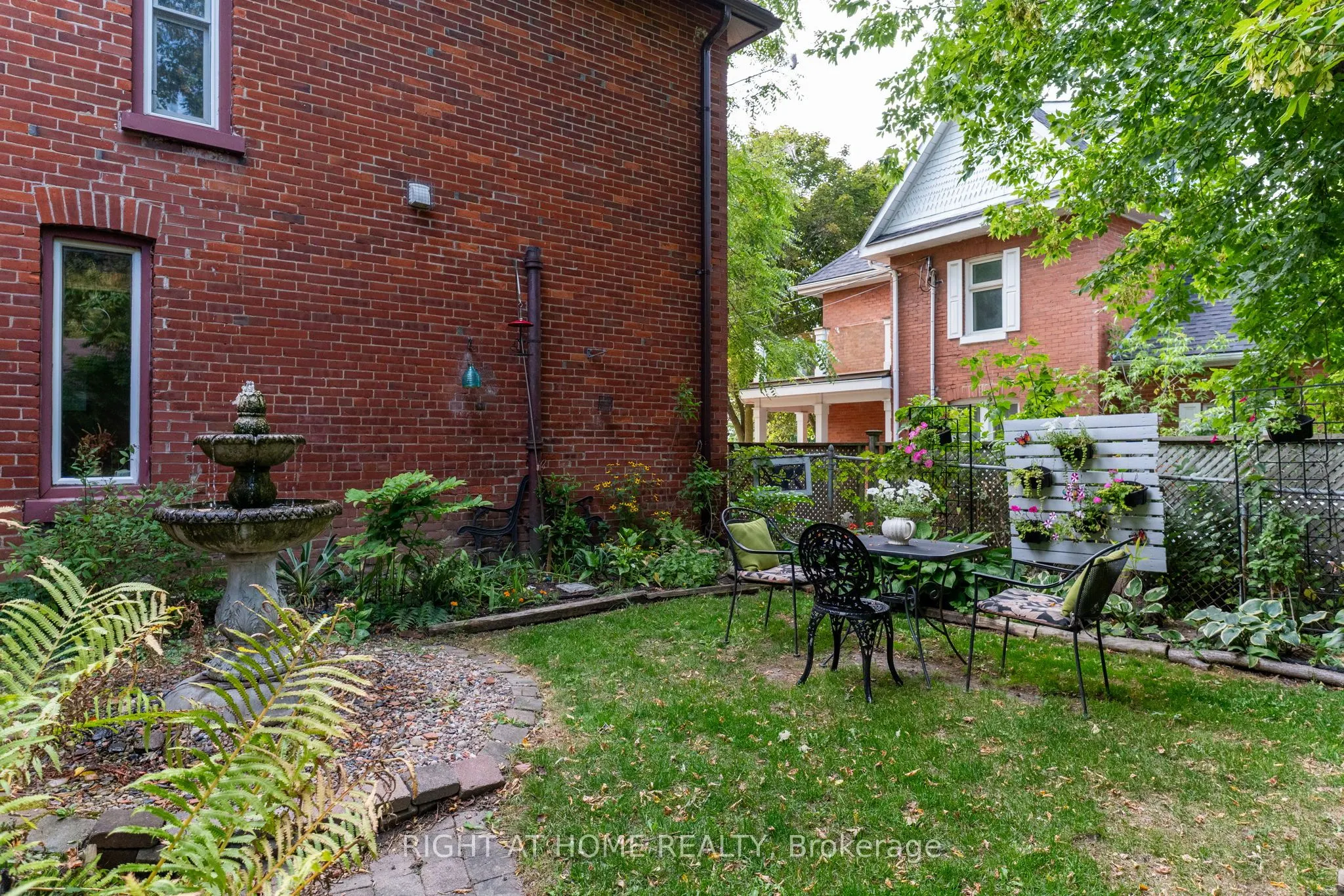 220 Barrie Street