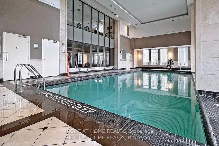 350 Red Maple Road, #817