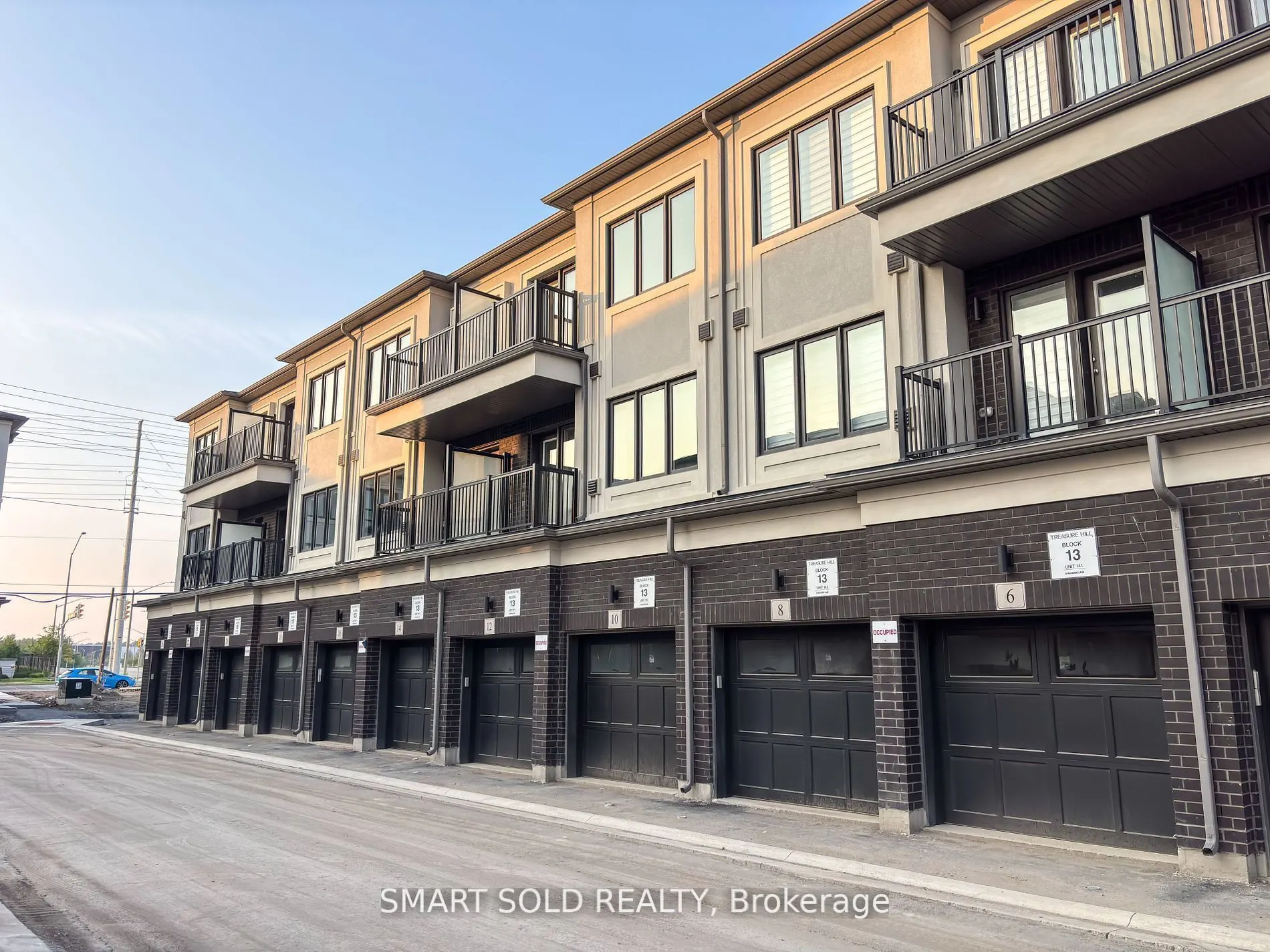 8 Matawin Lane, #8