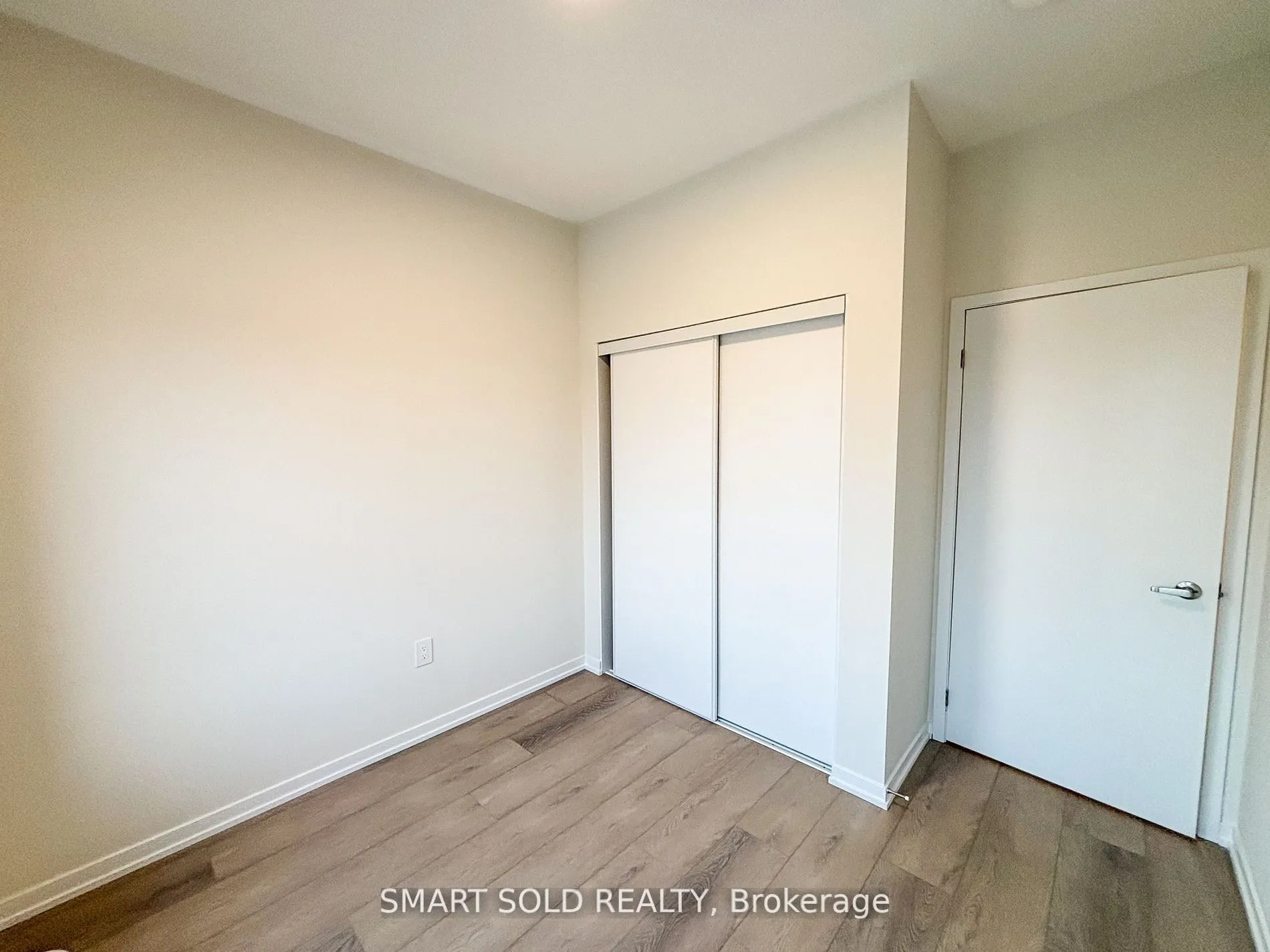 8 Matawin Lane, #8