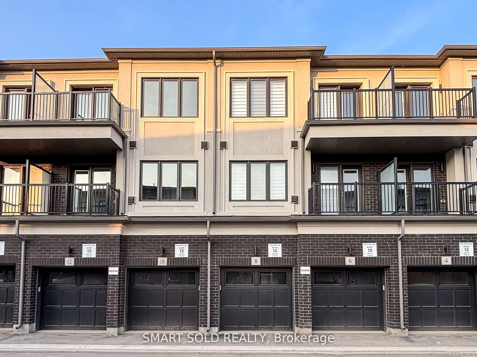 8 Matawin Lane, #8