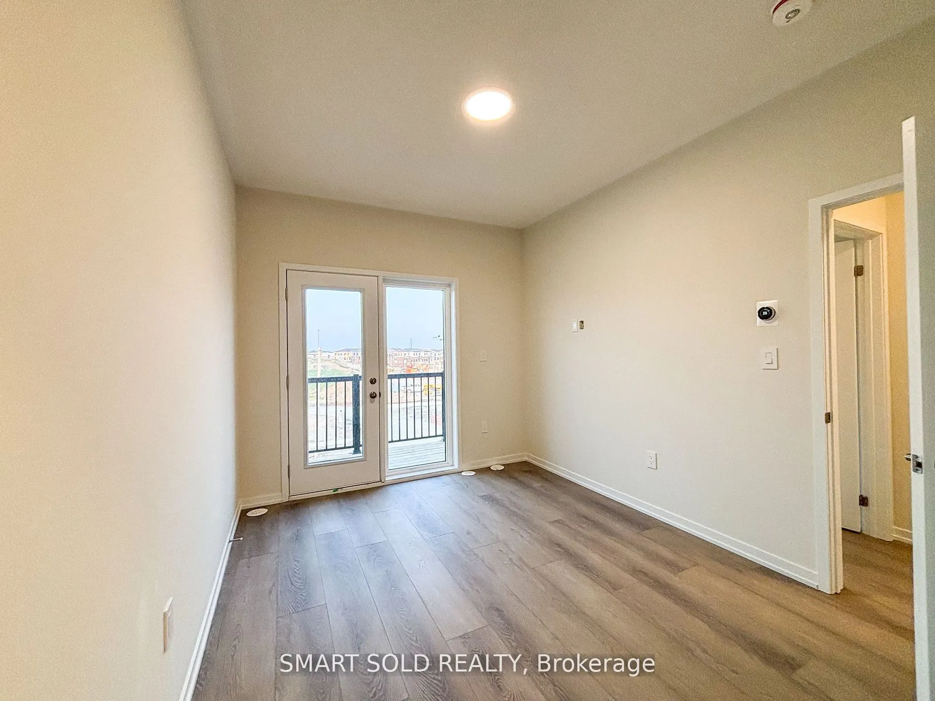 8 Matawin Lane, #8