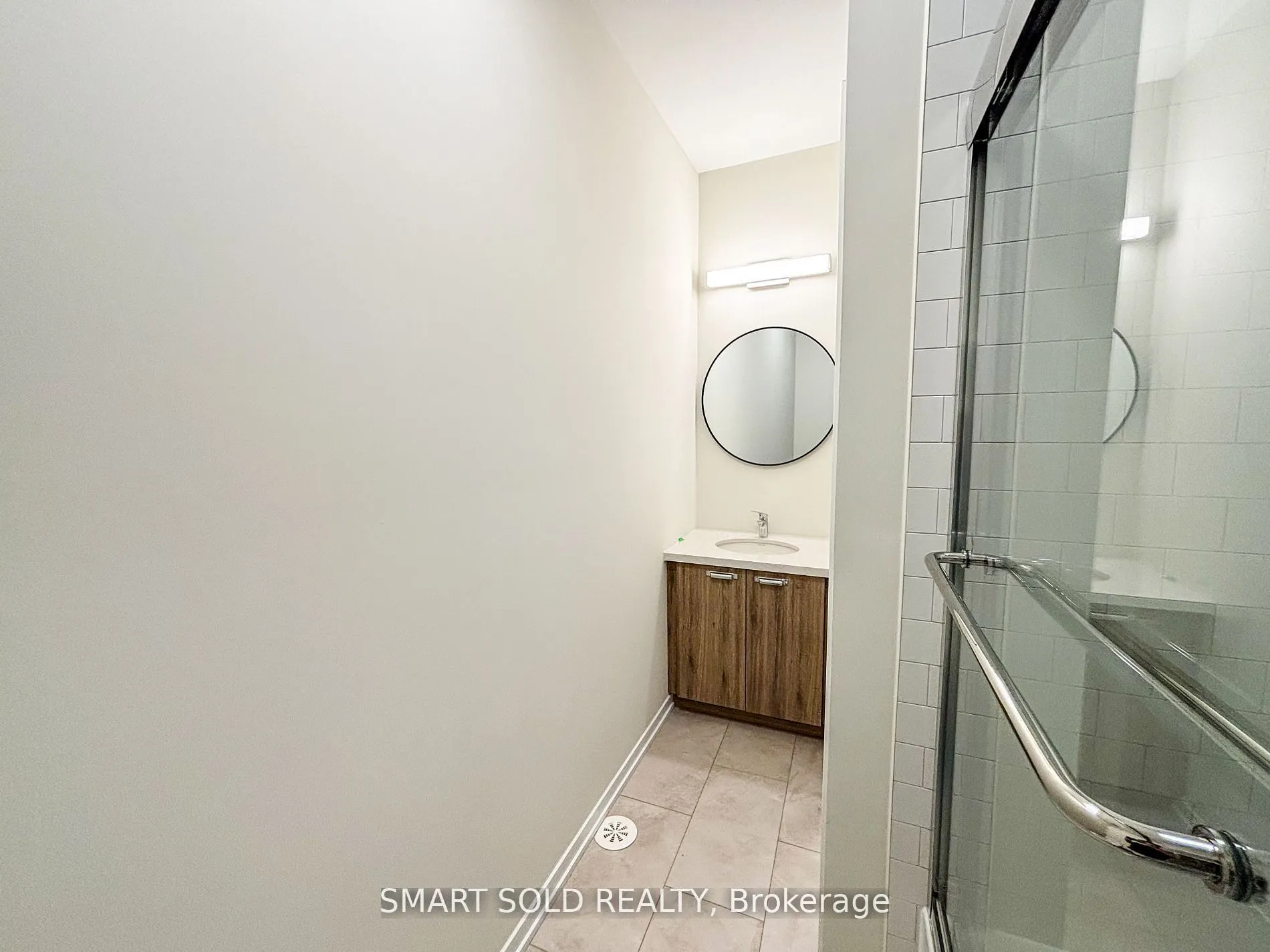 8 Matawin Lane, #8