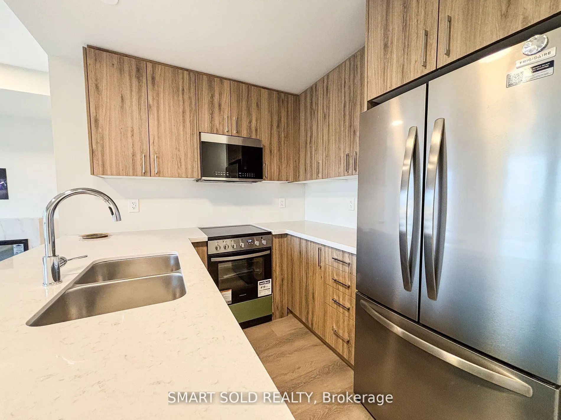 8 Matawin Lane, #8