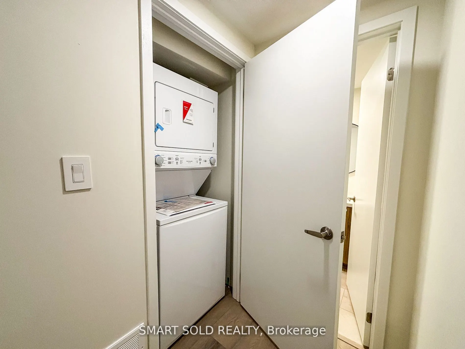 8 Matawin Lane, #8