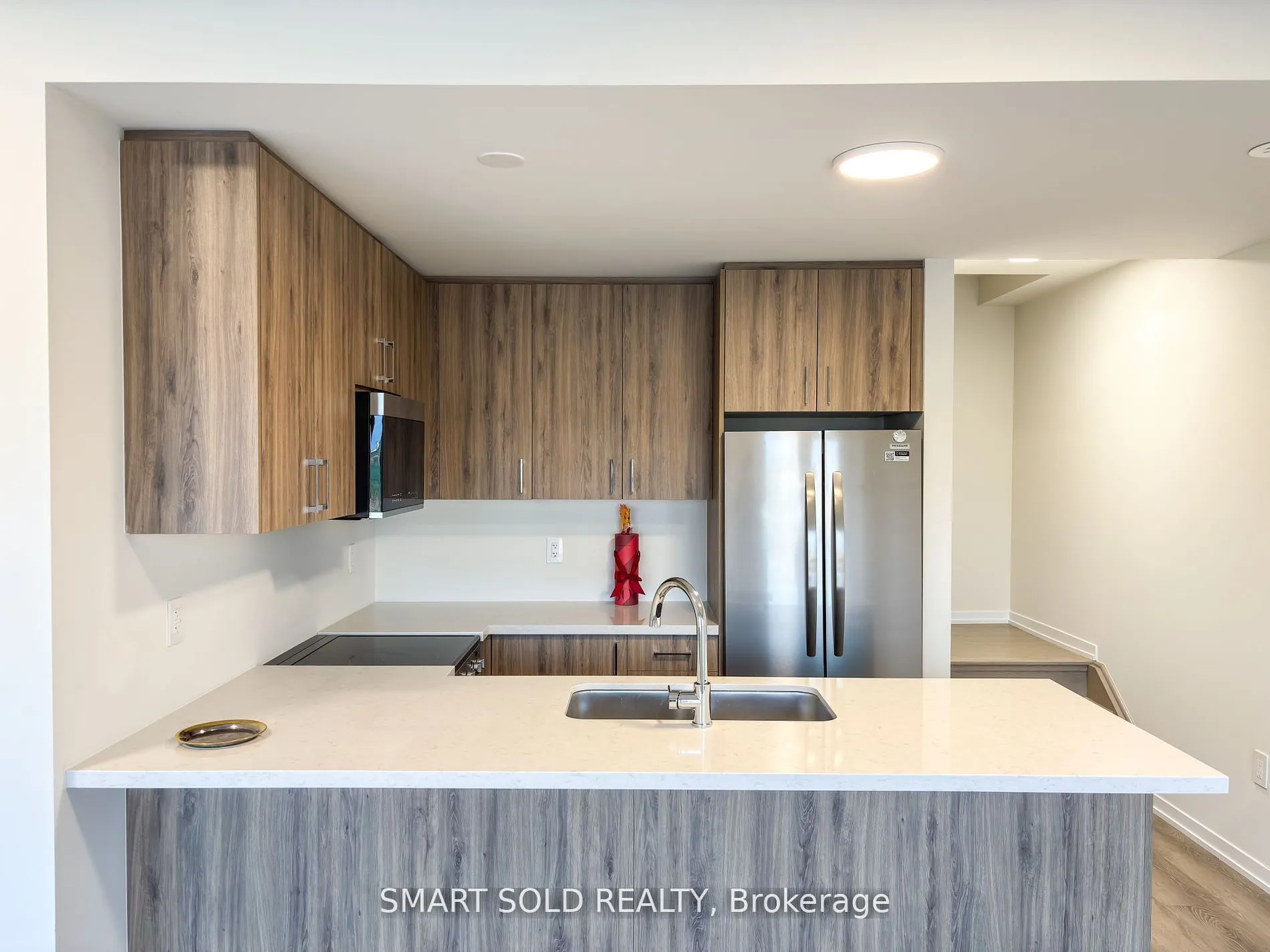 8 Matawin Lane, #8